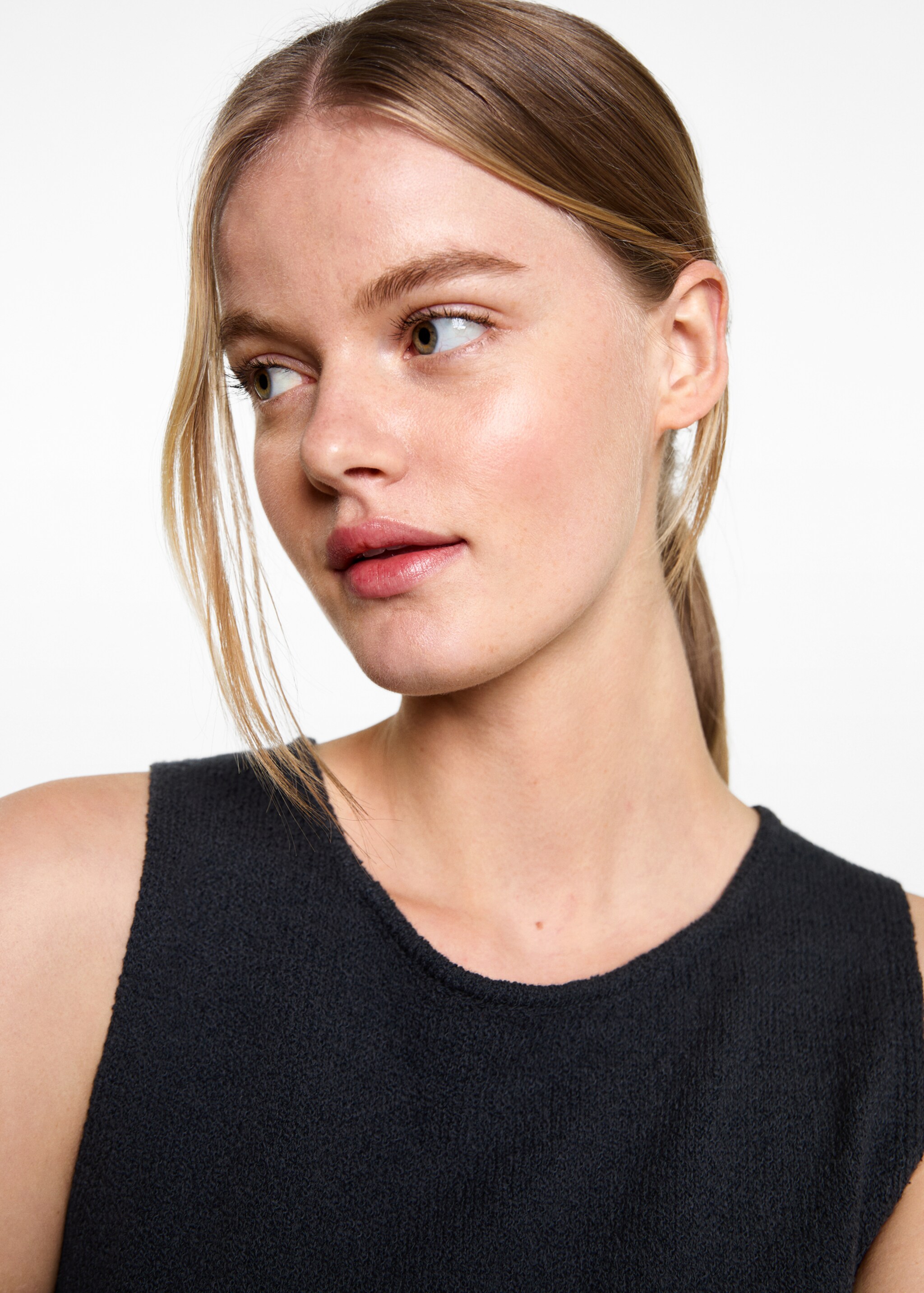 Knitted cropped top - Details of the article 1, Dark Navy. Ref: 87014789-00.