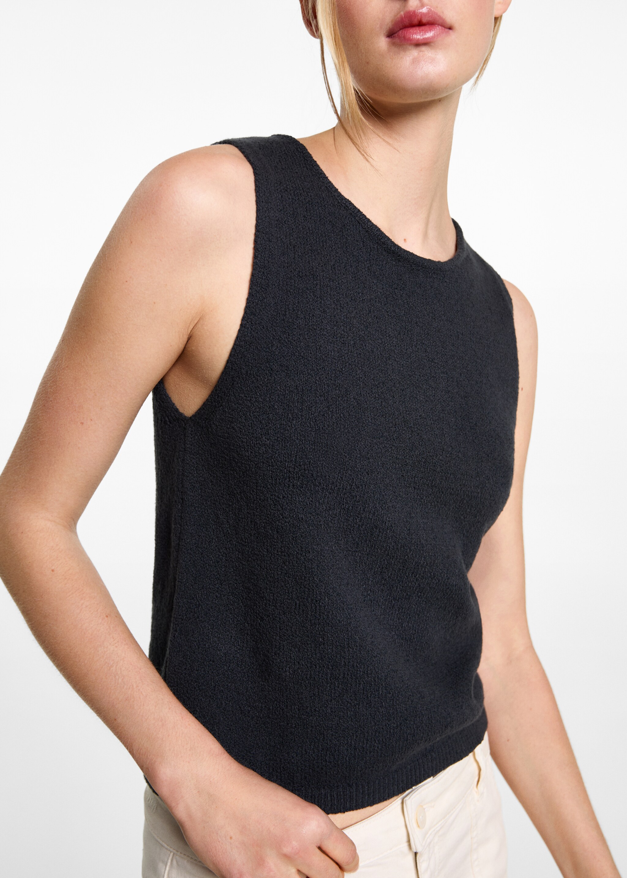 Knitted cropped top - Details of the article 6, Dark Navy. Ref: 87014789-00.