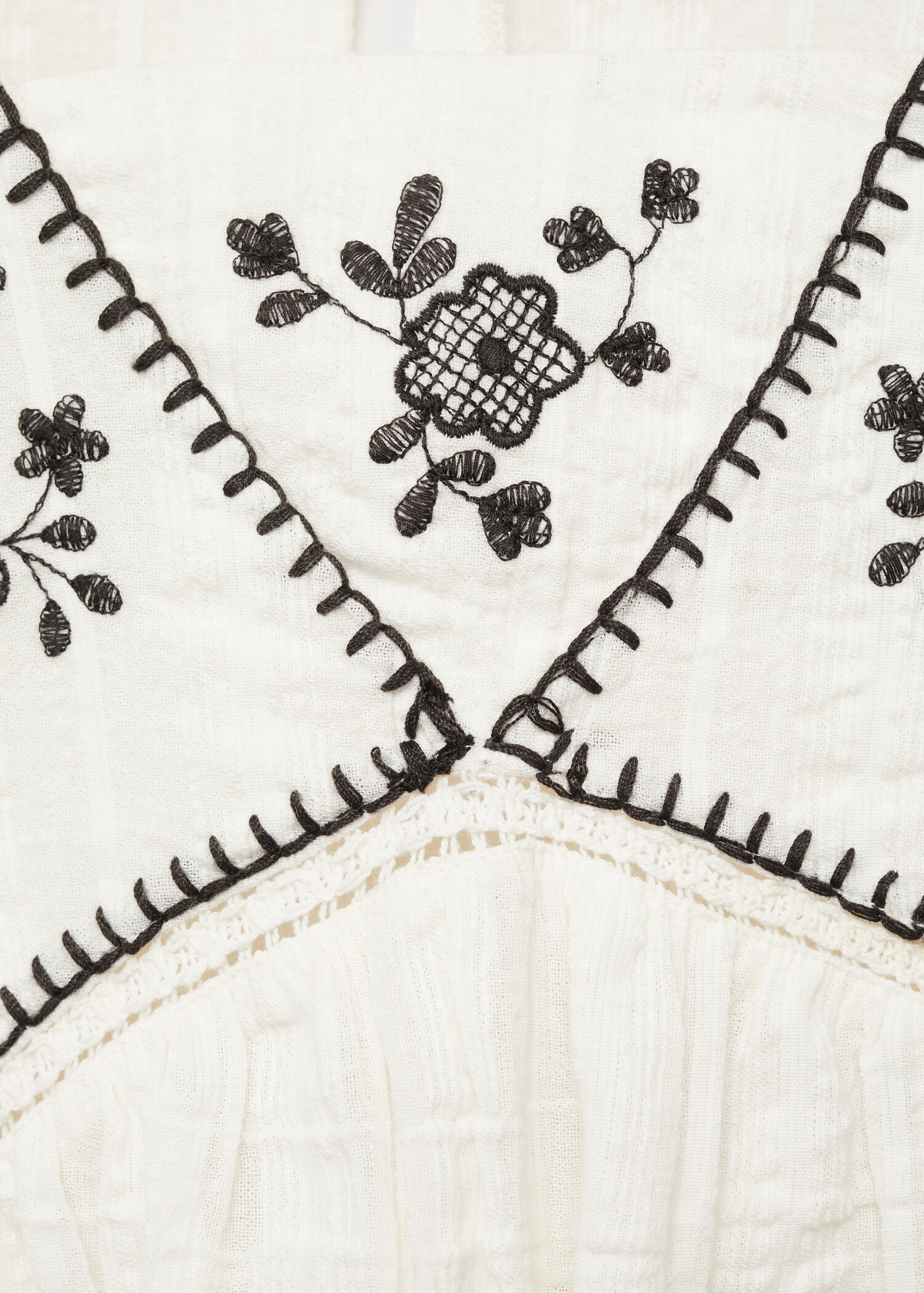 Embroidered details blouse - Details of the article 8