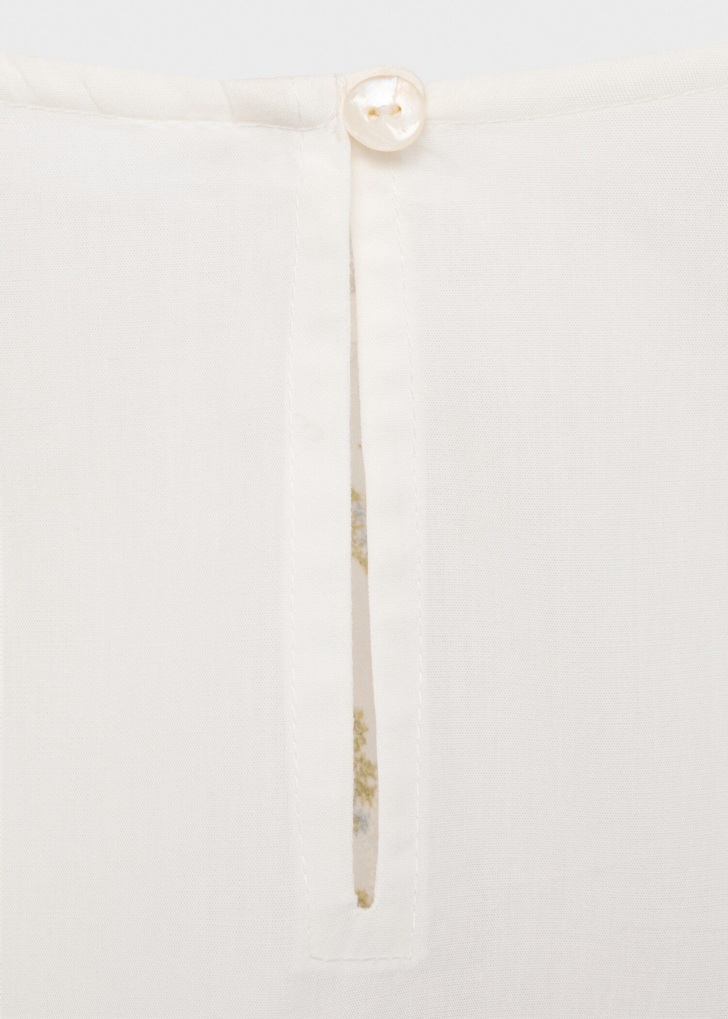 Bluse mit Blumenstickerei - Detail des Artikels 0