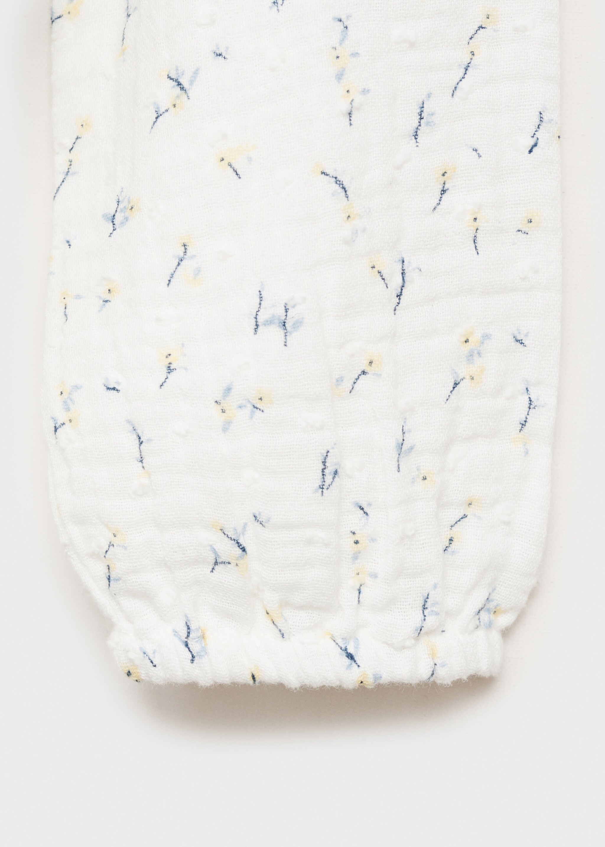 Brusa cotó estampat flors - Detall de l'article 0, Blanc. Ref: 87014801-00.