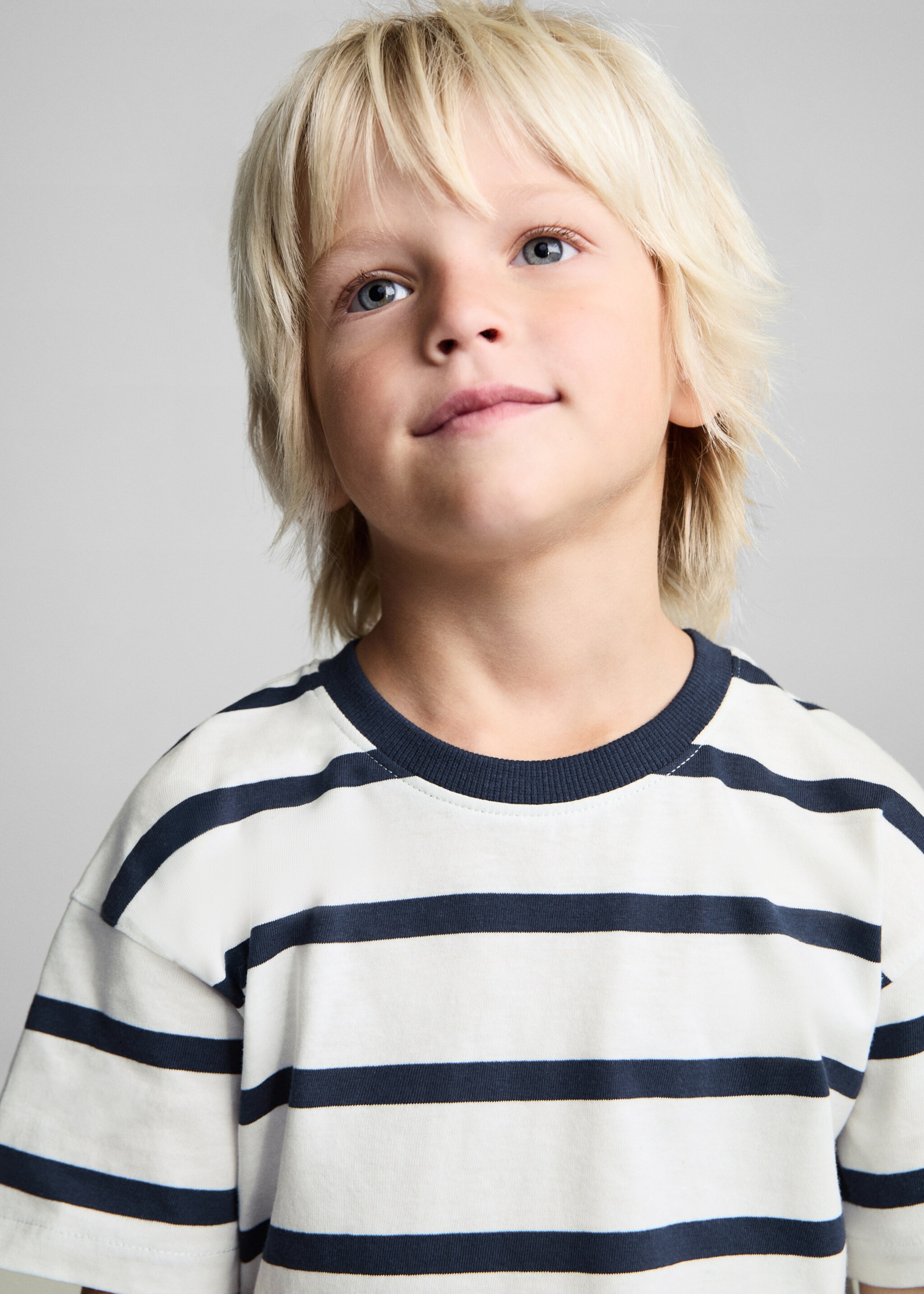 Samarreta cotó ratlles - Detall de l'article 1, Blanc trencat. Ref: 87014805-00.