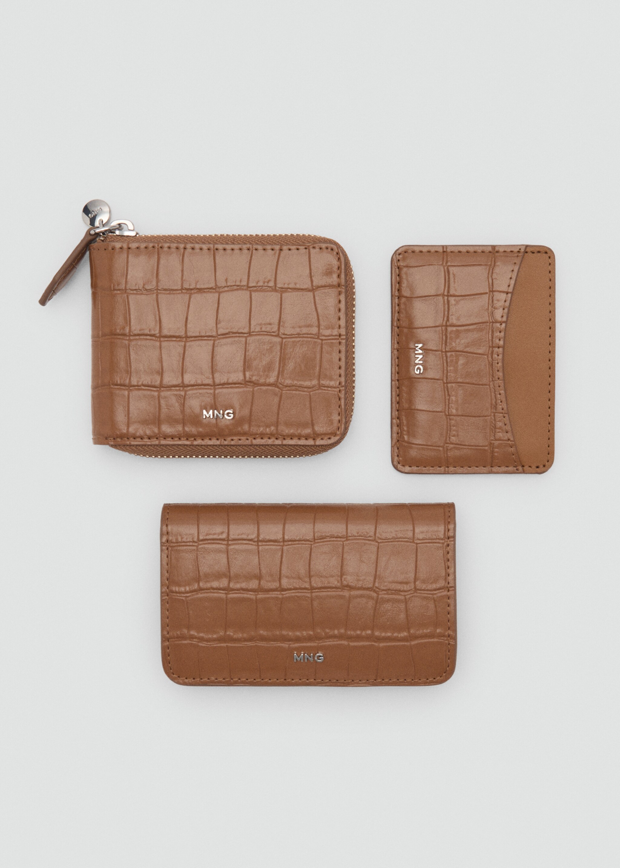 Croco faux-leather wallet with flap - Details of the article 2, Medium Brown. Ref: 87014810-00.