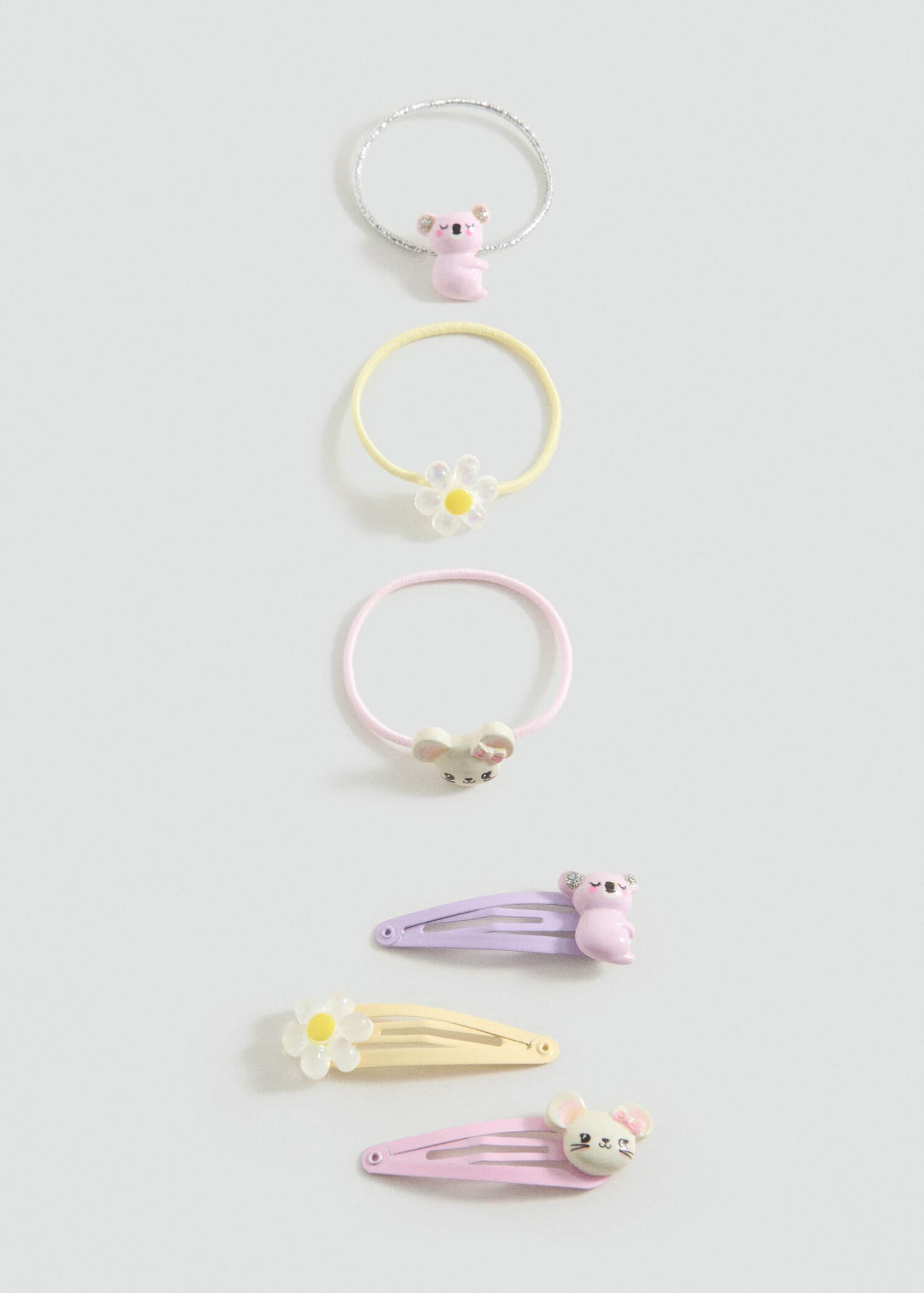 Pack of rubber bands and clips - Article without model