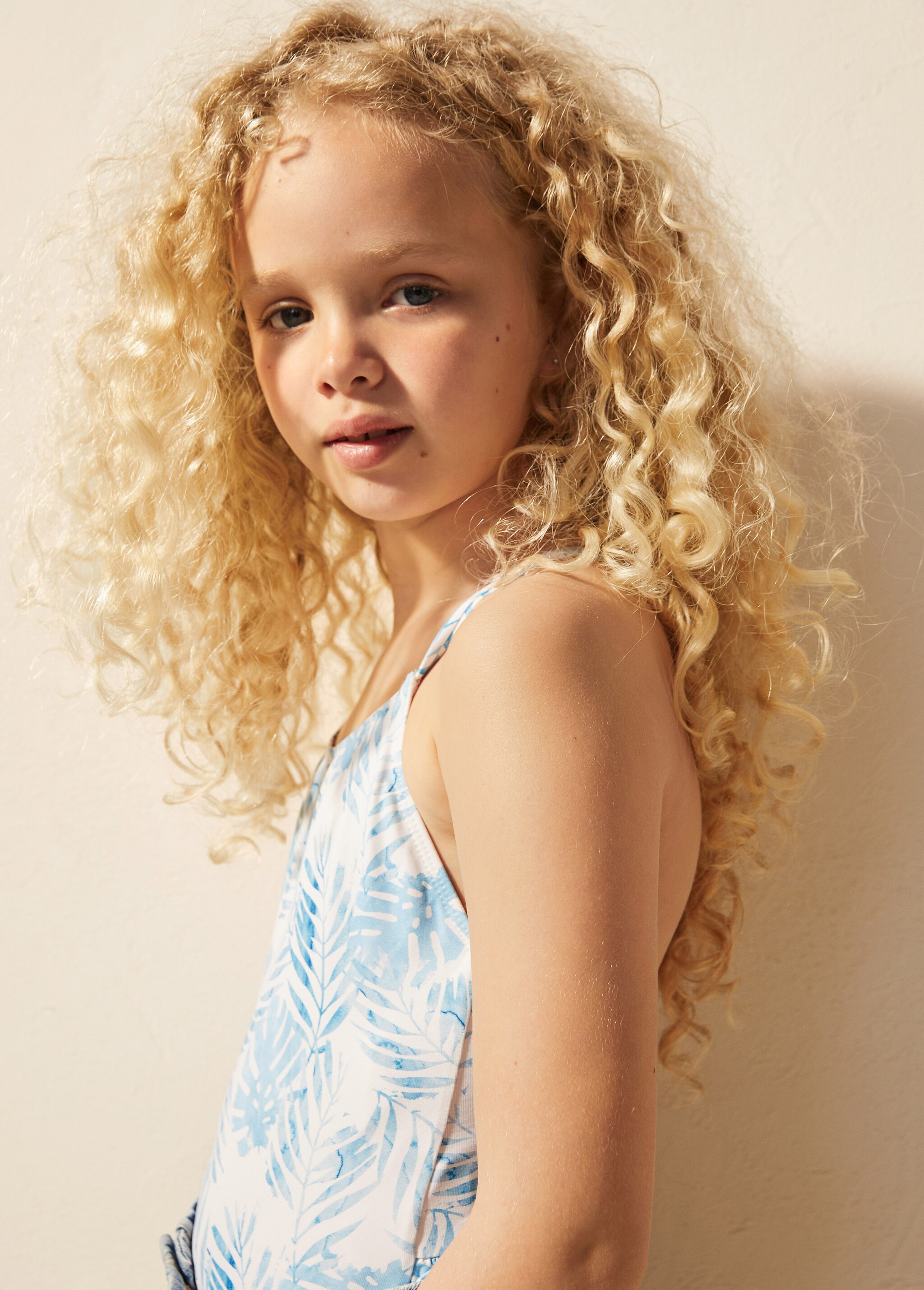 Tropical-print swimsuit with ruffles - Details of the article 7