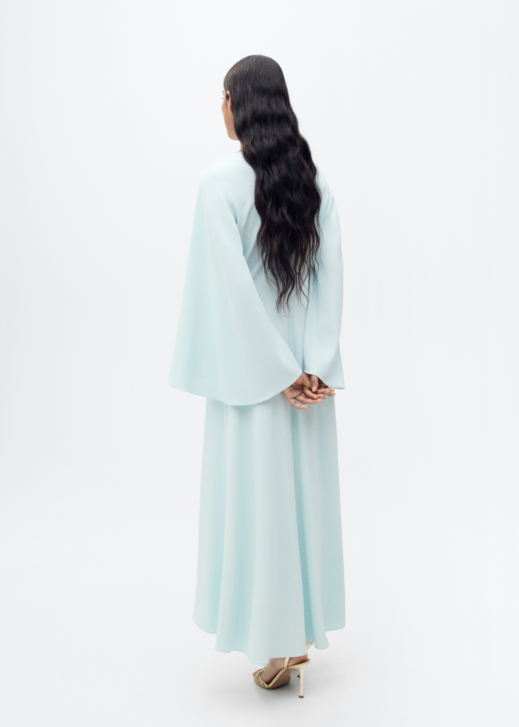 Long flared sleeve dress - Reverse of the article, Sky Blue. Ref: 87015731-00.