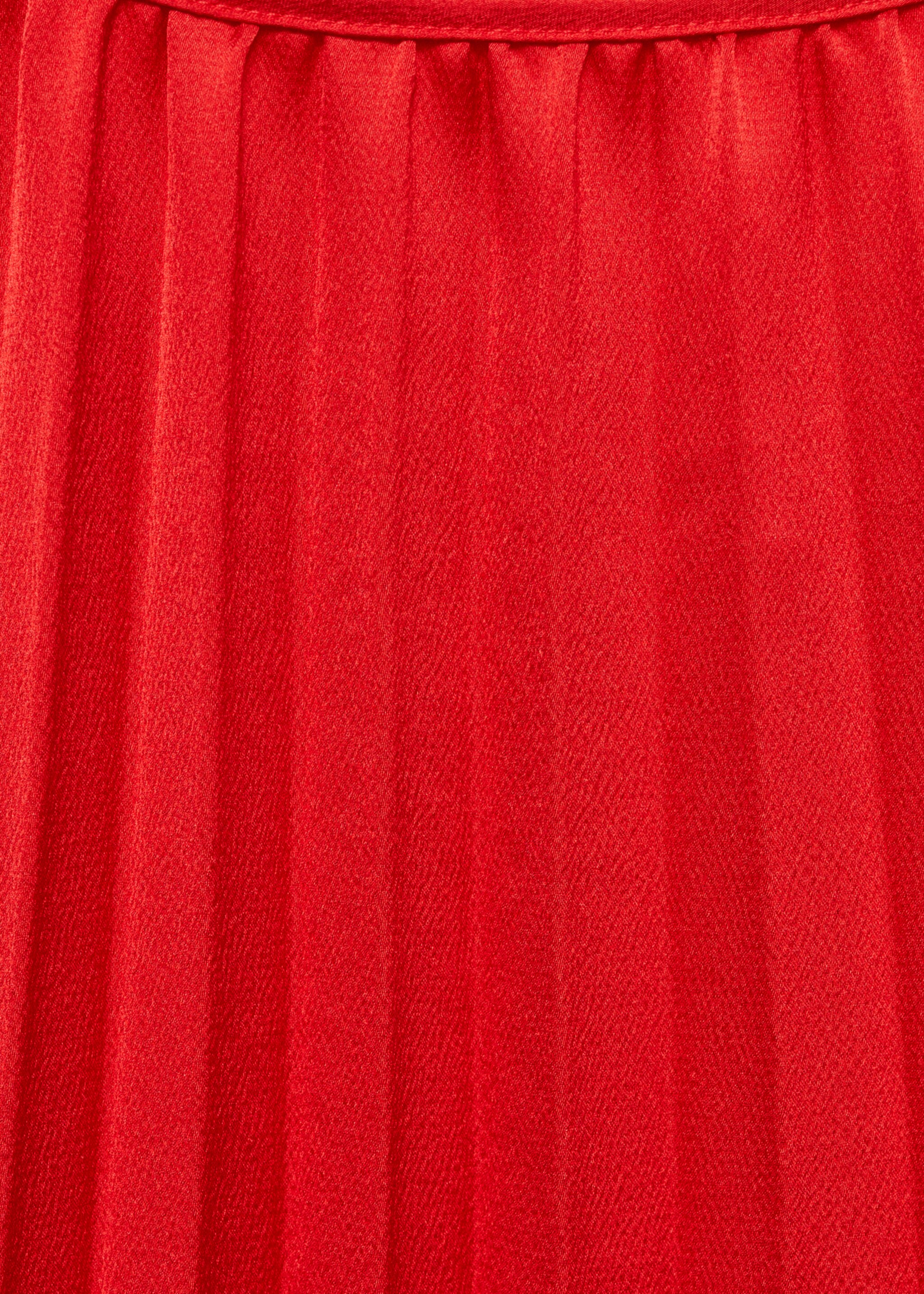 Pleated three-quarter sleeve dress - Details of the article 8, Red. Ref: 87015733-00.