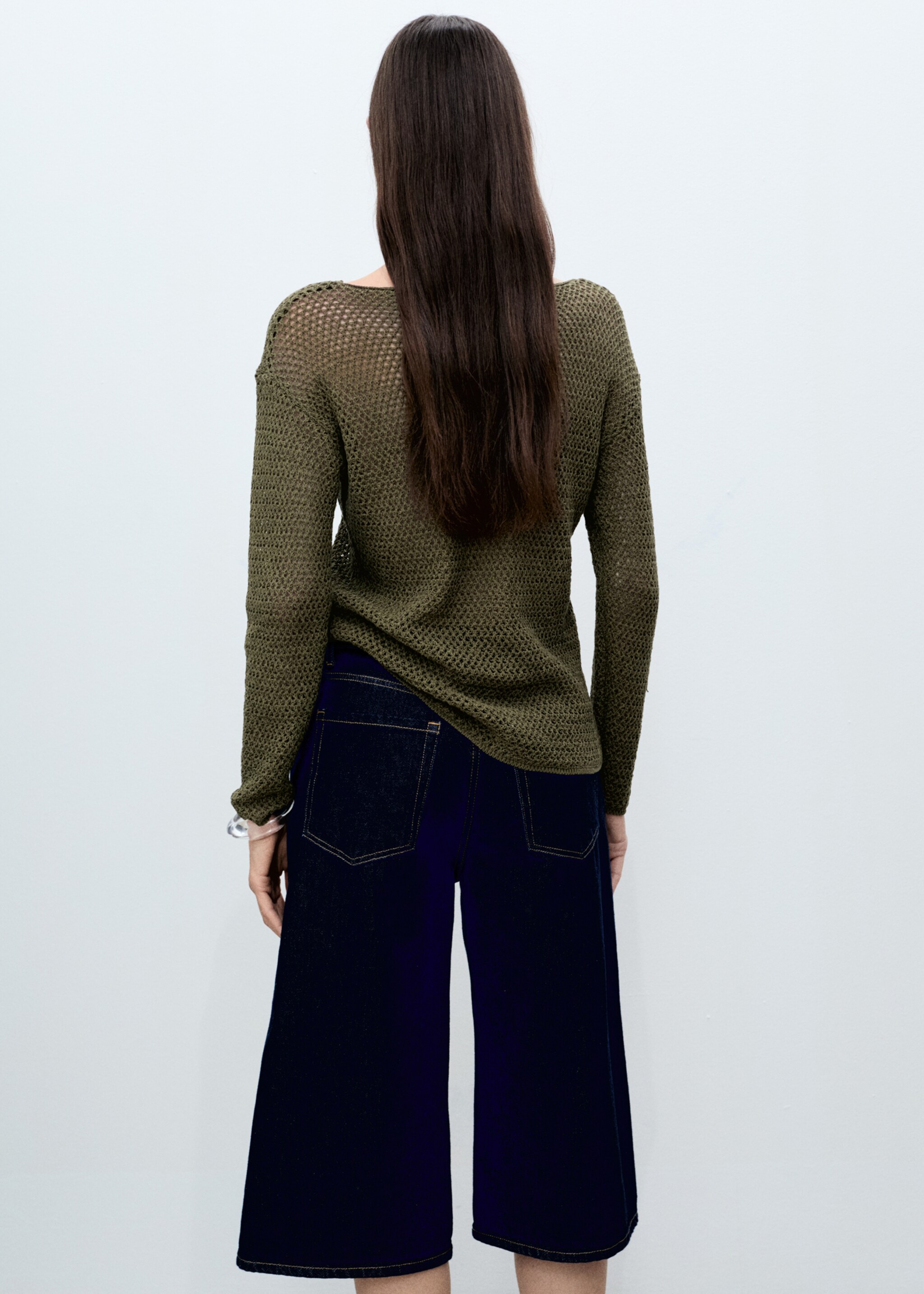 Pullover mit U-Boot-Ausschnitt und Lochstrickmuster - Rückseite des Artikels, Khaki. Ref: 87015754-00.