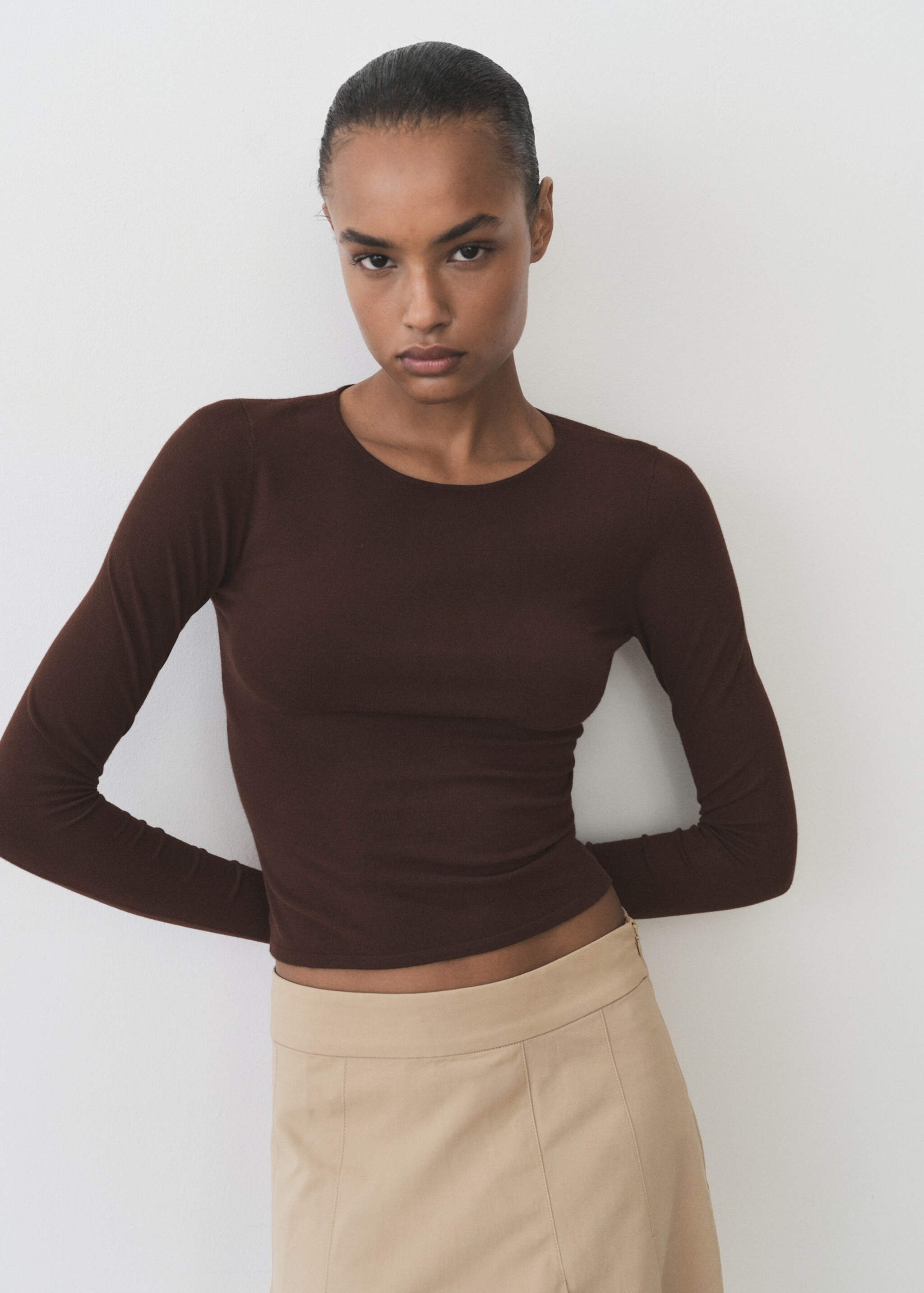Fine-knit fitted sweater - Medium plane, Chocolate. Ref: 87015759-00.