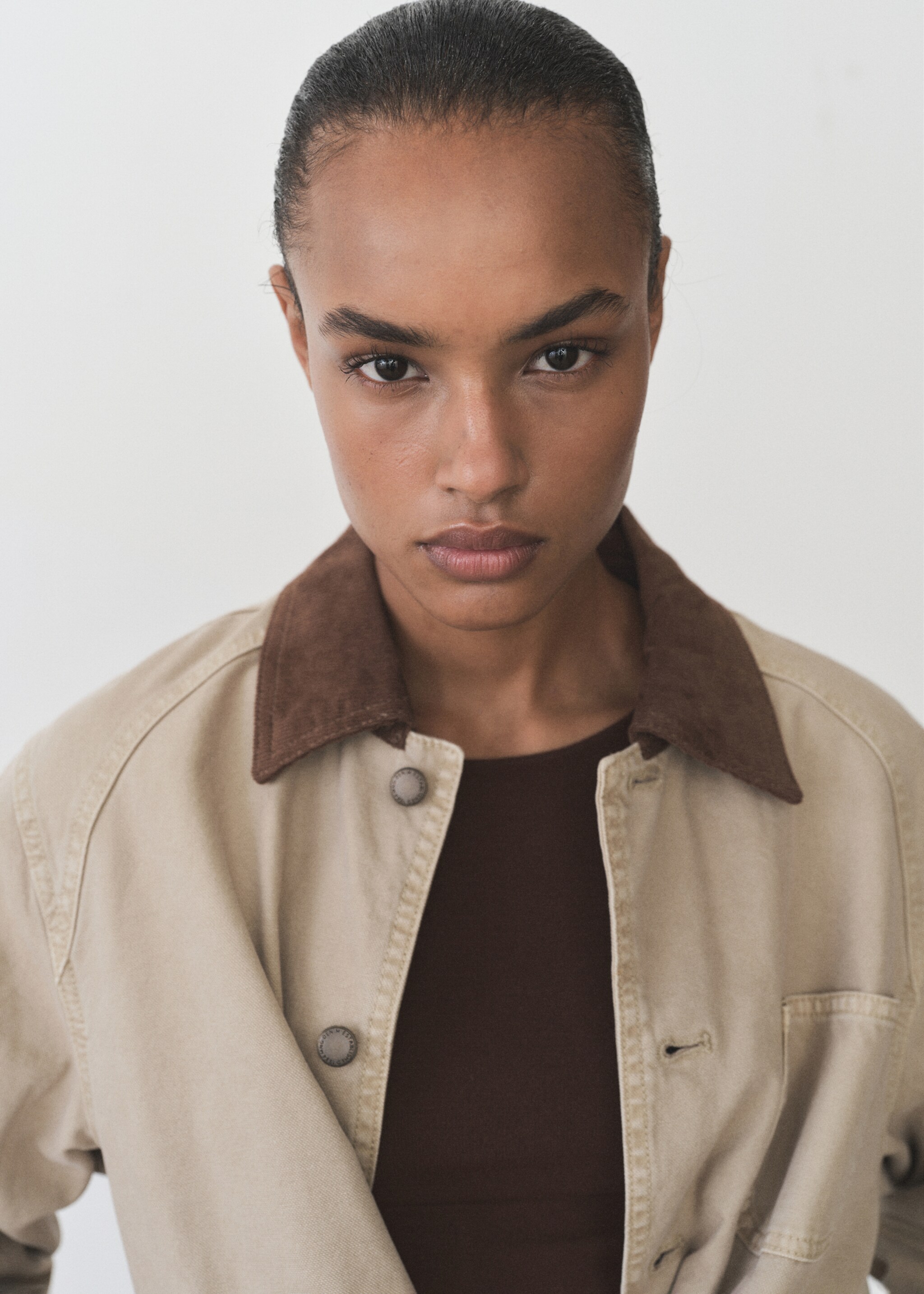 Fine-knit fitted sweater - Details of the article 1, Chocolate. Ref: 87015759-00.