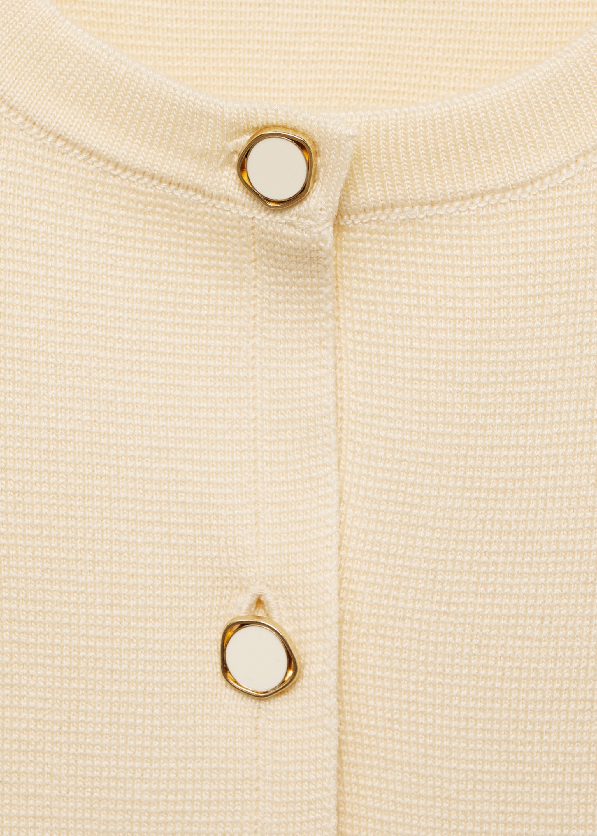 Fine-knit waistcoat with buttons - Details of the article 0, Ecru. Ref: 87015764-00.