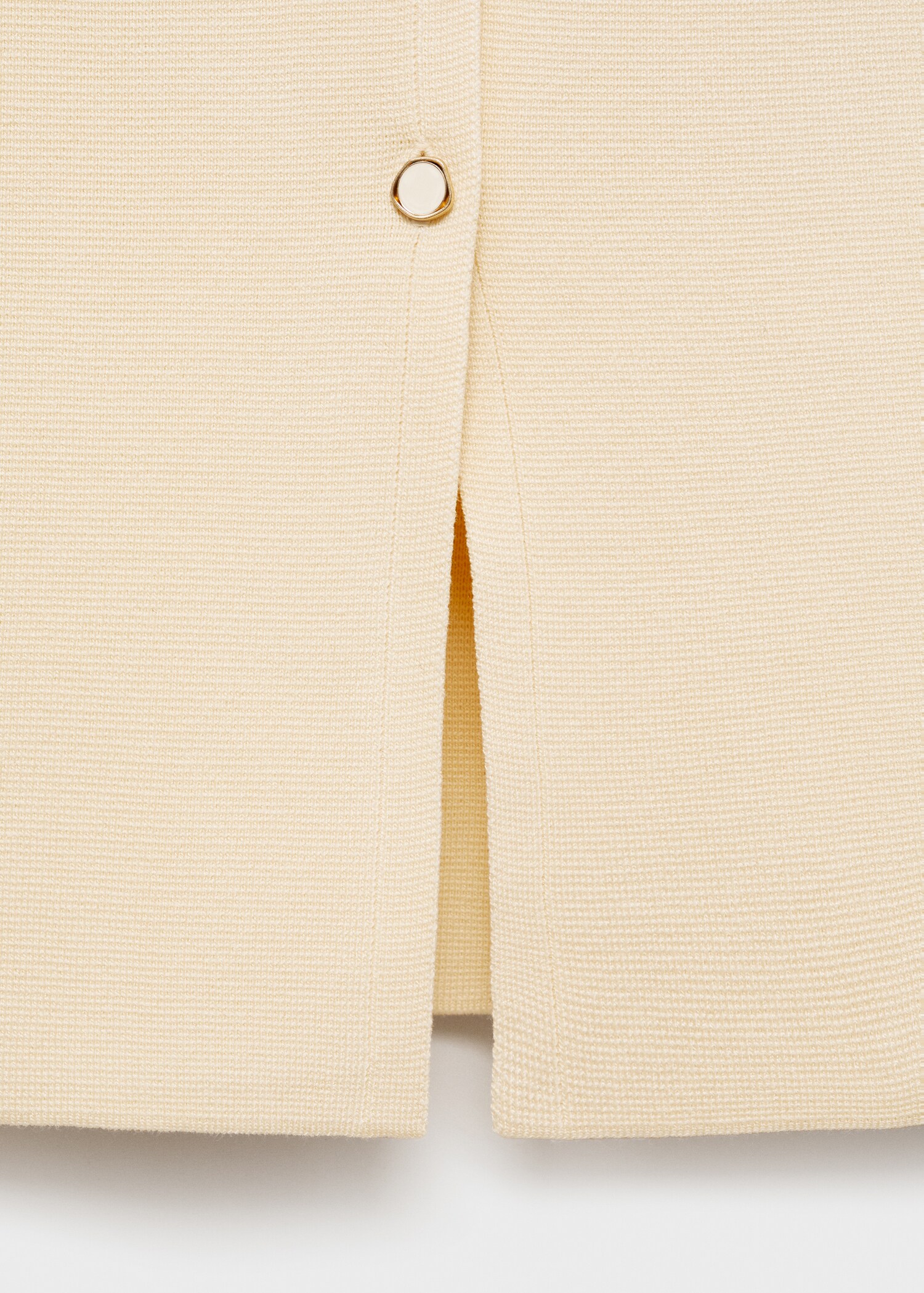 Fine-knit waistcoat with buttons - Details of the article 8