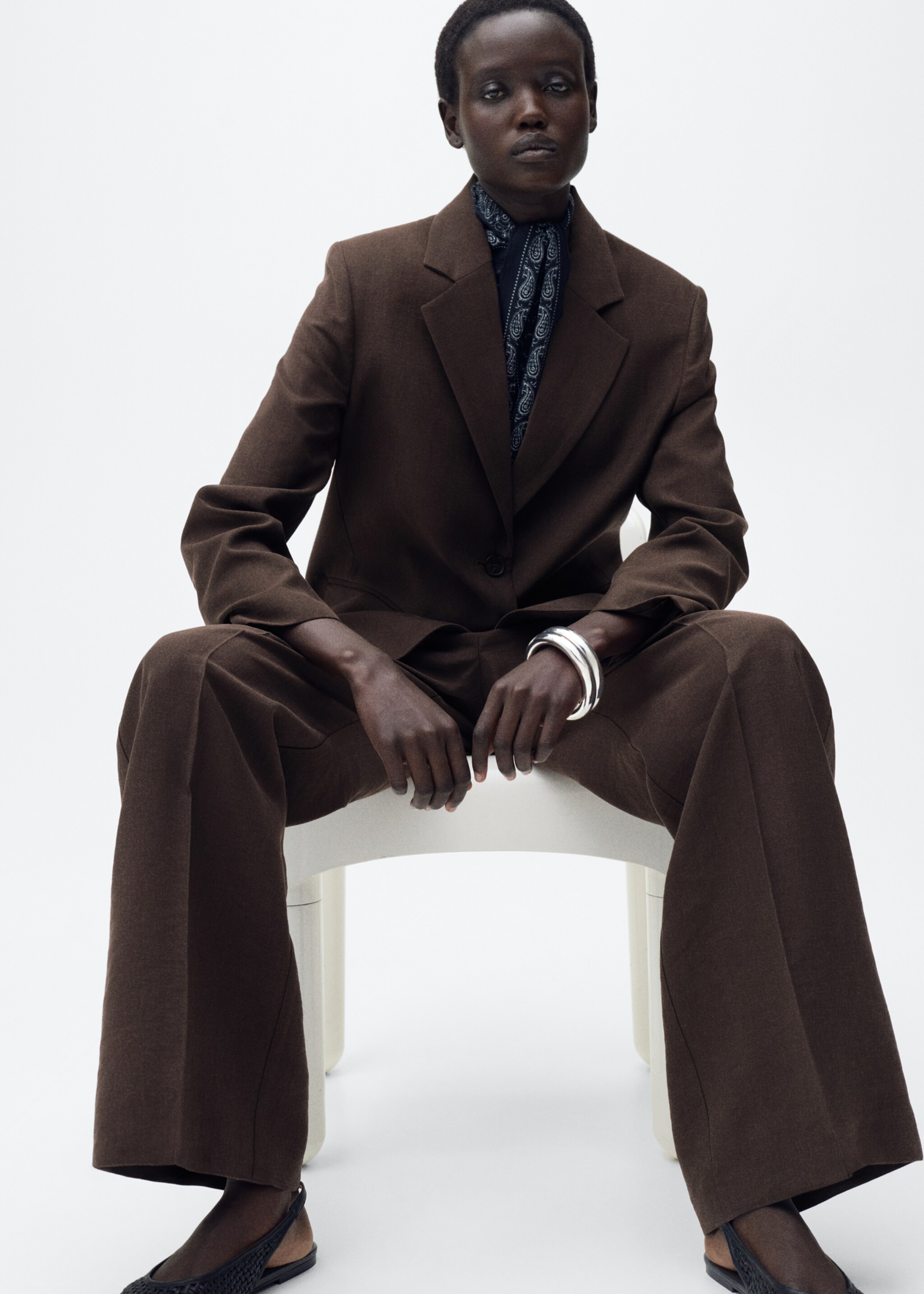 Straight lyocell suit trousers - Details of the article 2, Brown. Ref: 87015770-00.