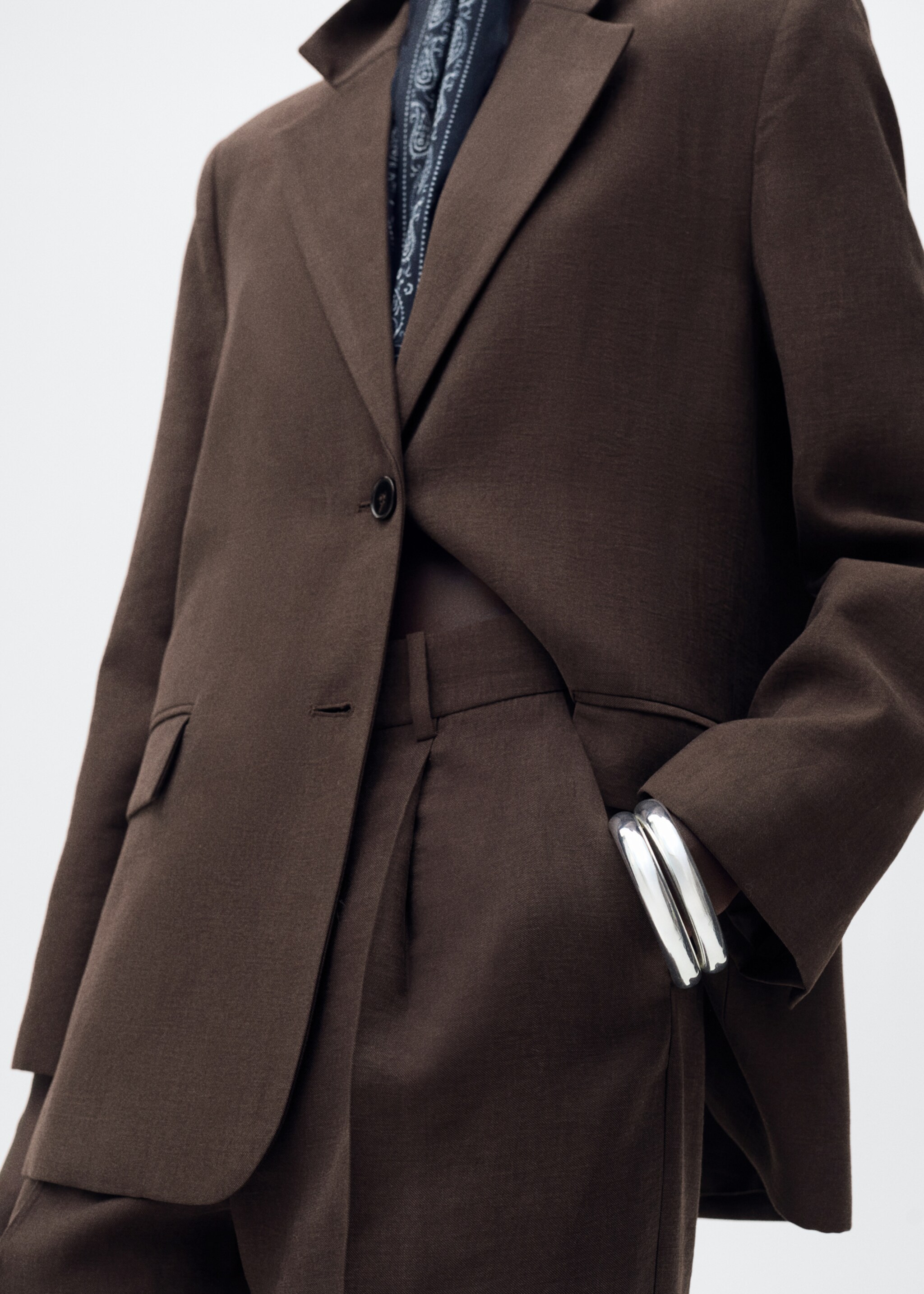 Straight lyocell suit trousers - Details of the article 6, Brown. Ref: 87015770-00.