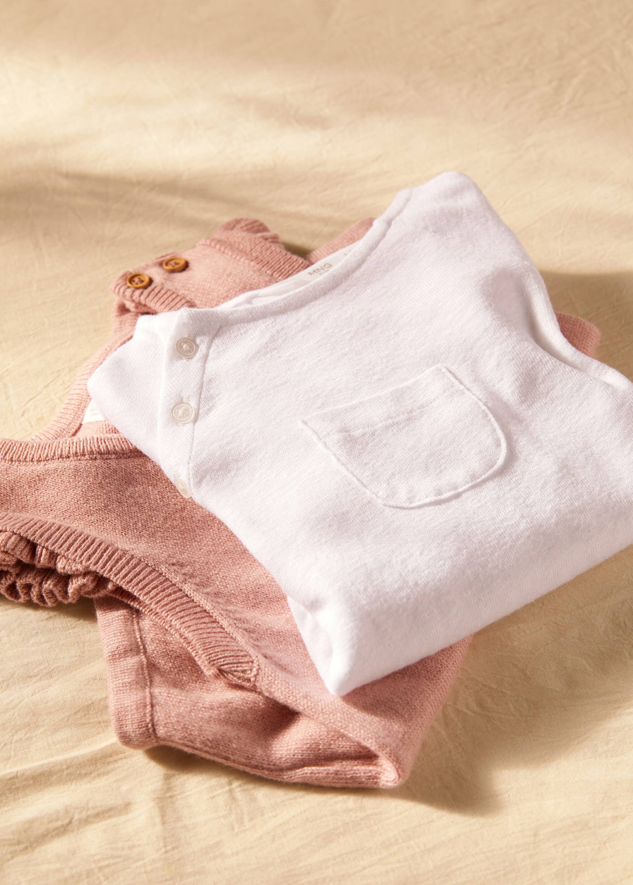 Camiseta lino bolsillo - Detalle del artículo 1