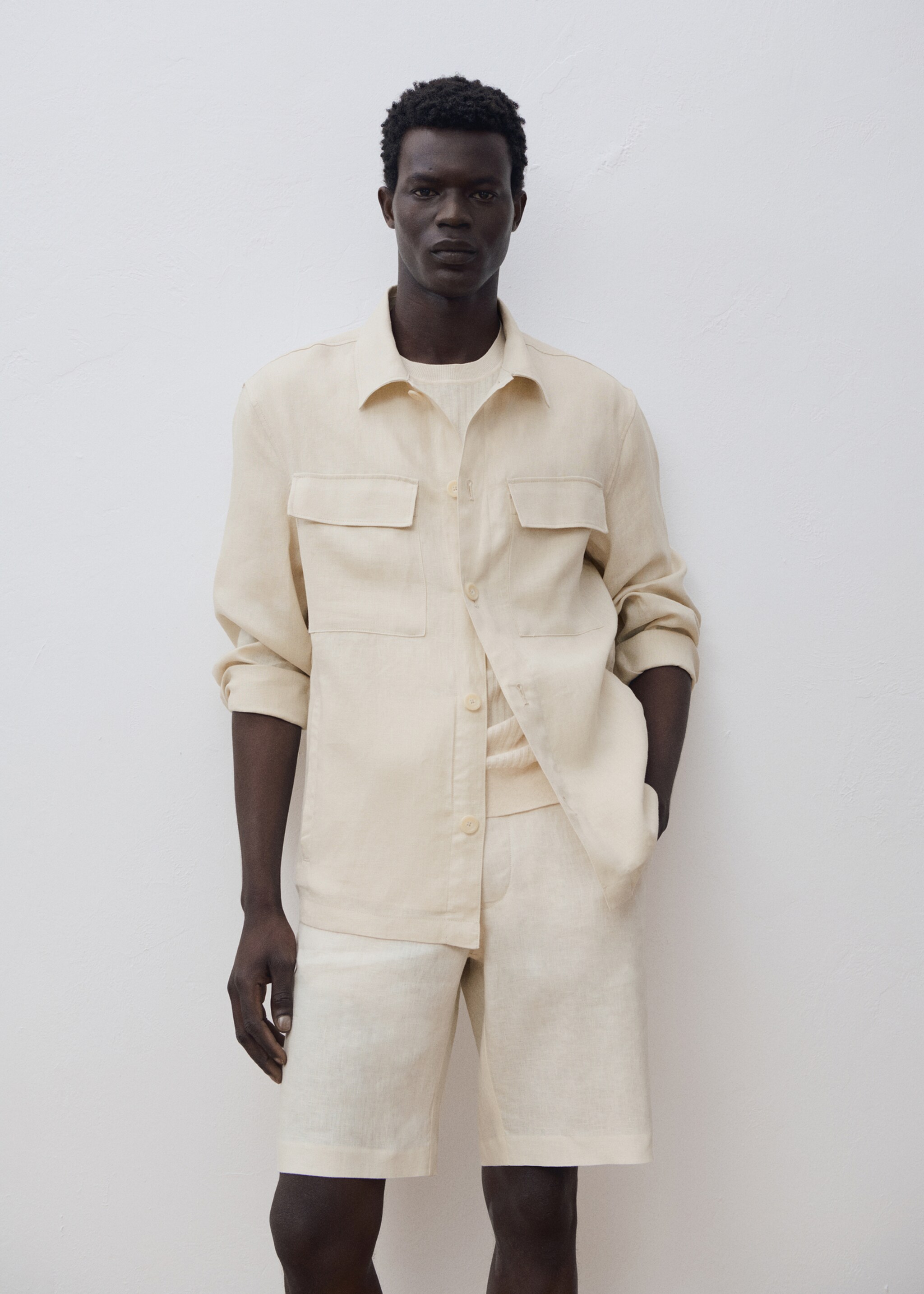 100% linen overshirt with pockets - Details of the article 5, Ivory White. Ref: 87015922-00.