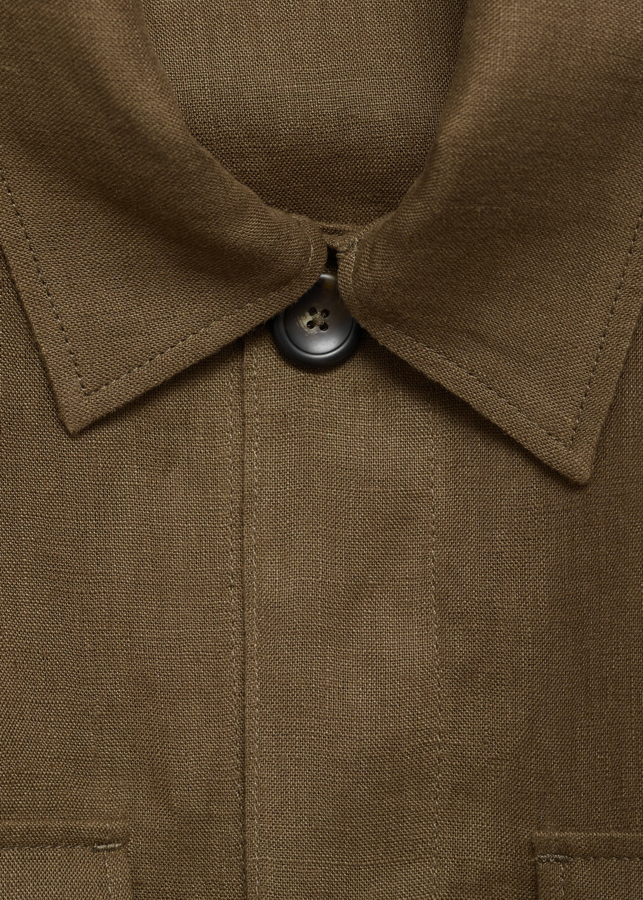 100% linen overshirt with pockets - Details of the article 8, Khaki. Ref: 87015922-00.