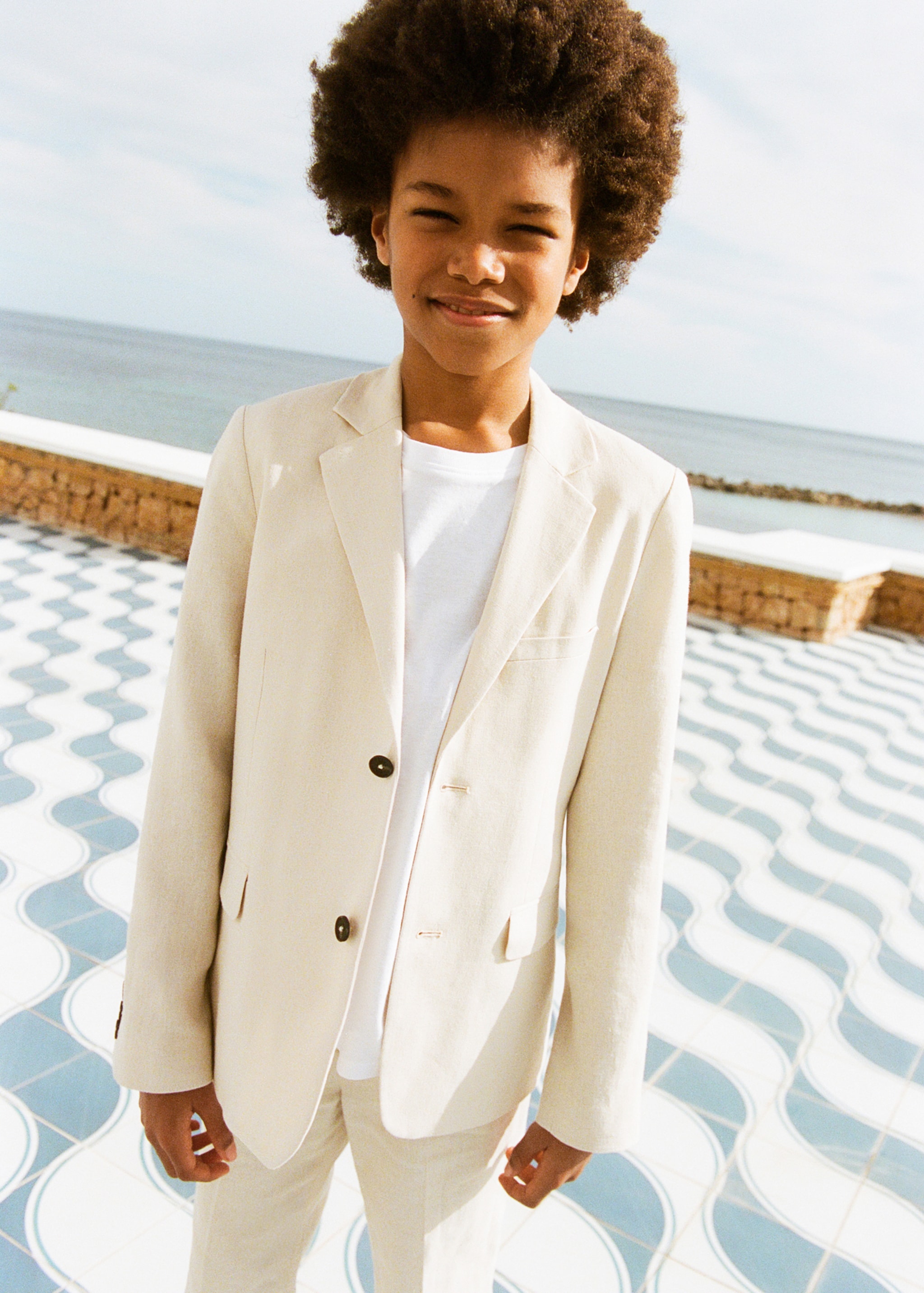 Linen suit jacket - Details of the article 6, Sand. Ref: 87015928-00.