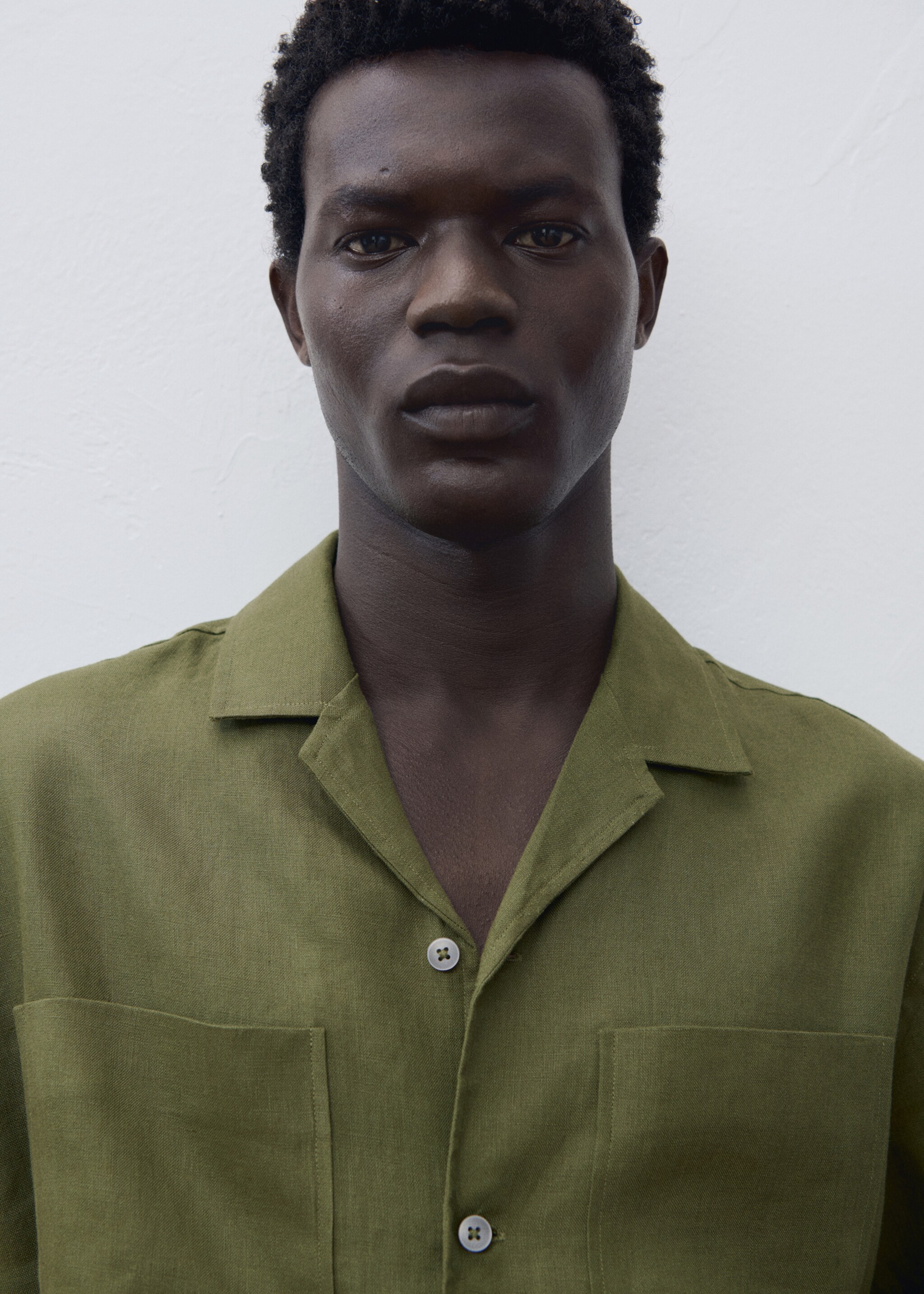 Overhemd 100% linnen met bowlingboord - Detail van het artikel 5, Groen. Ref: 87015954-00.