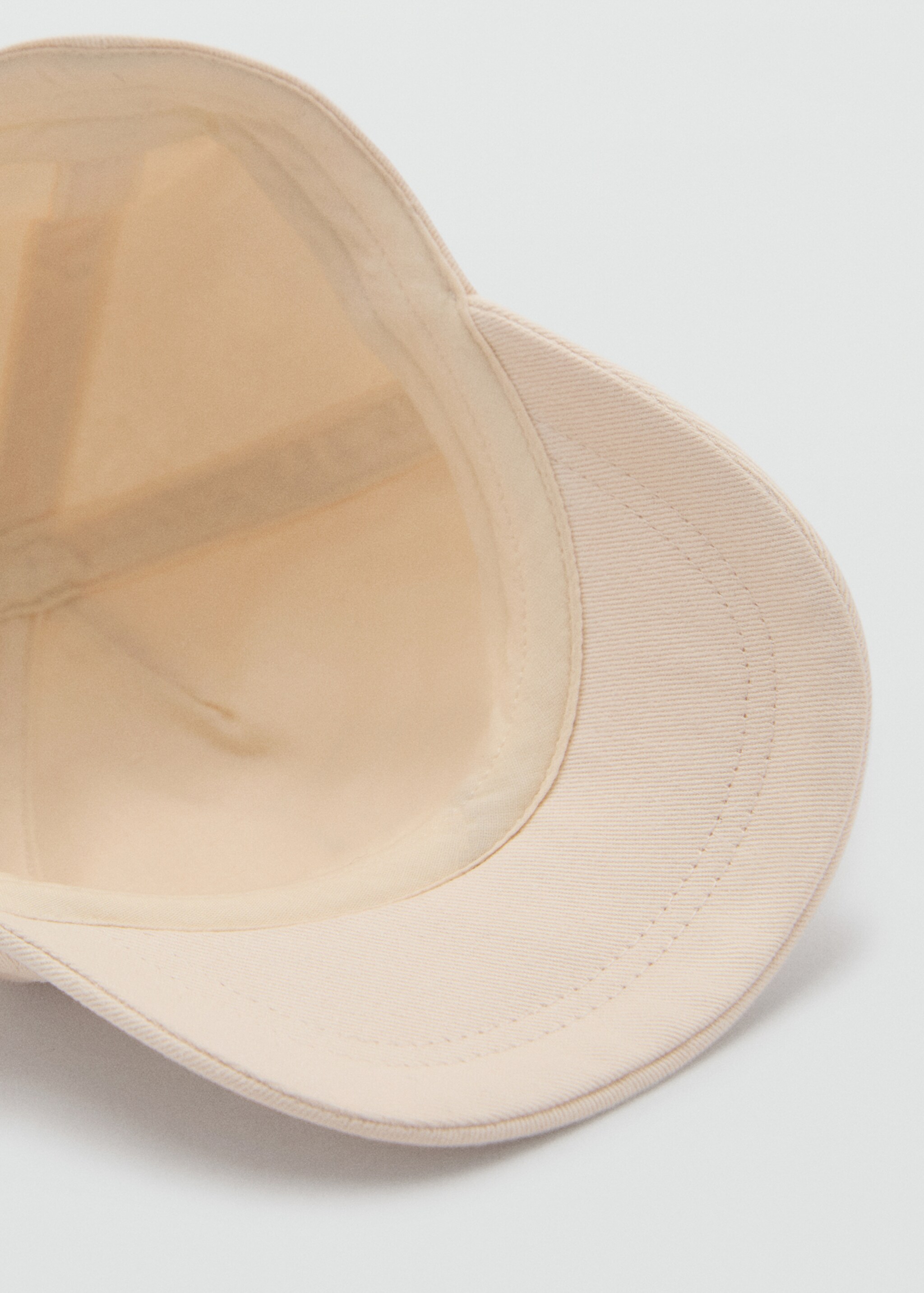 Embroidered detail cap - Details of the article 1, Sand. Ref: 87015974-00.