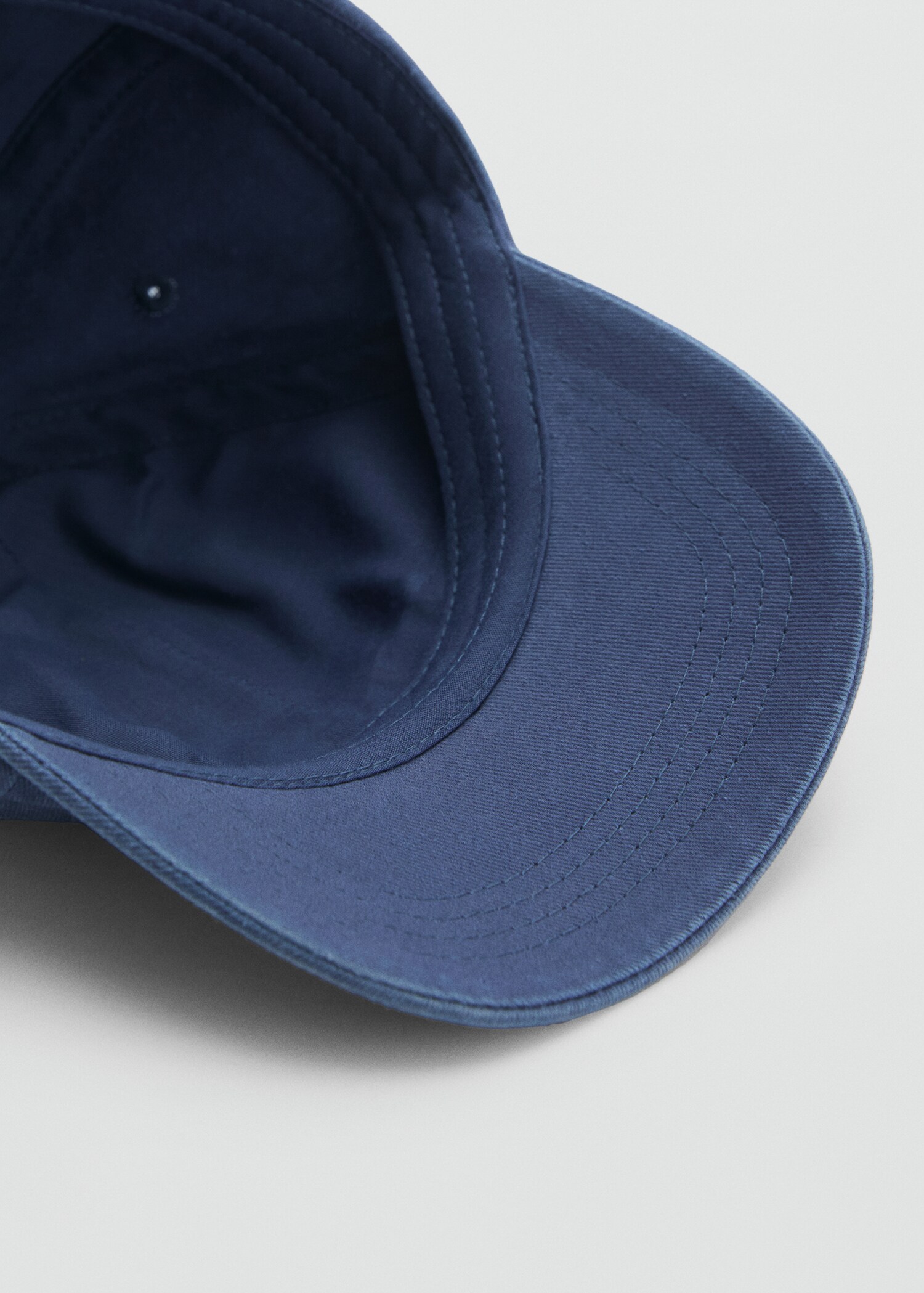 Denim cap with visor - Details of the article 2