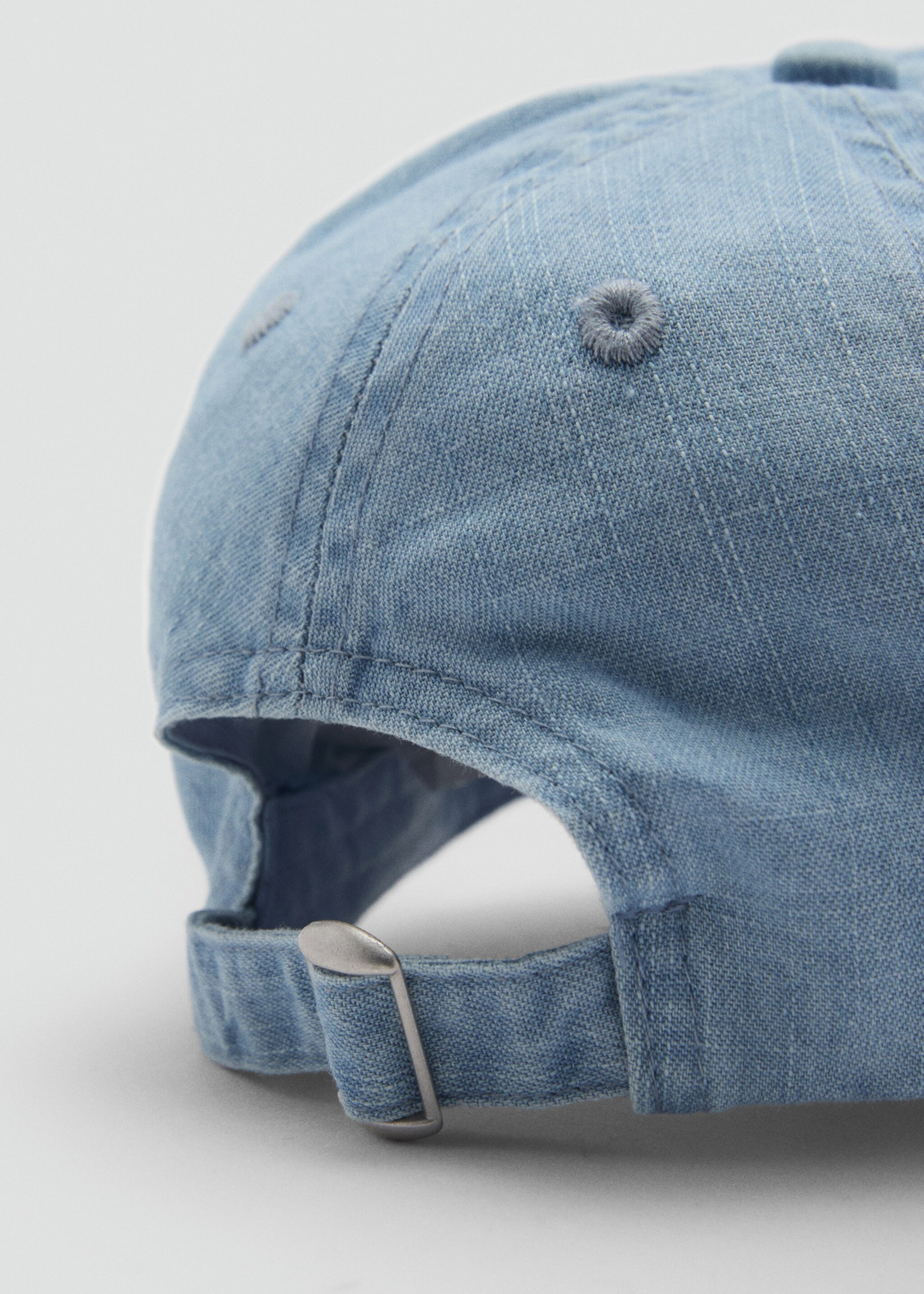 Denim cap with visor - Details of the article 1, Medium Blue. Ref: 87015978-00.