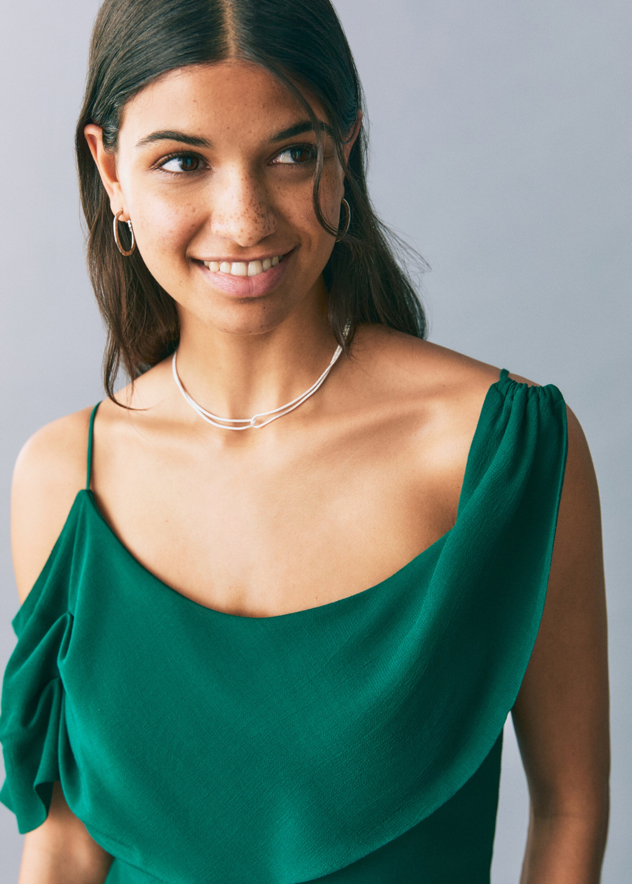 Asymmetrisk chiffongklänning - Detaljer om artikeln 1, Mörkgrön. Ref: 87016374-00.