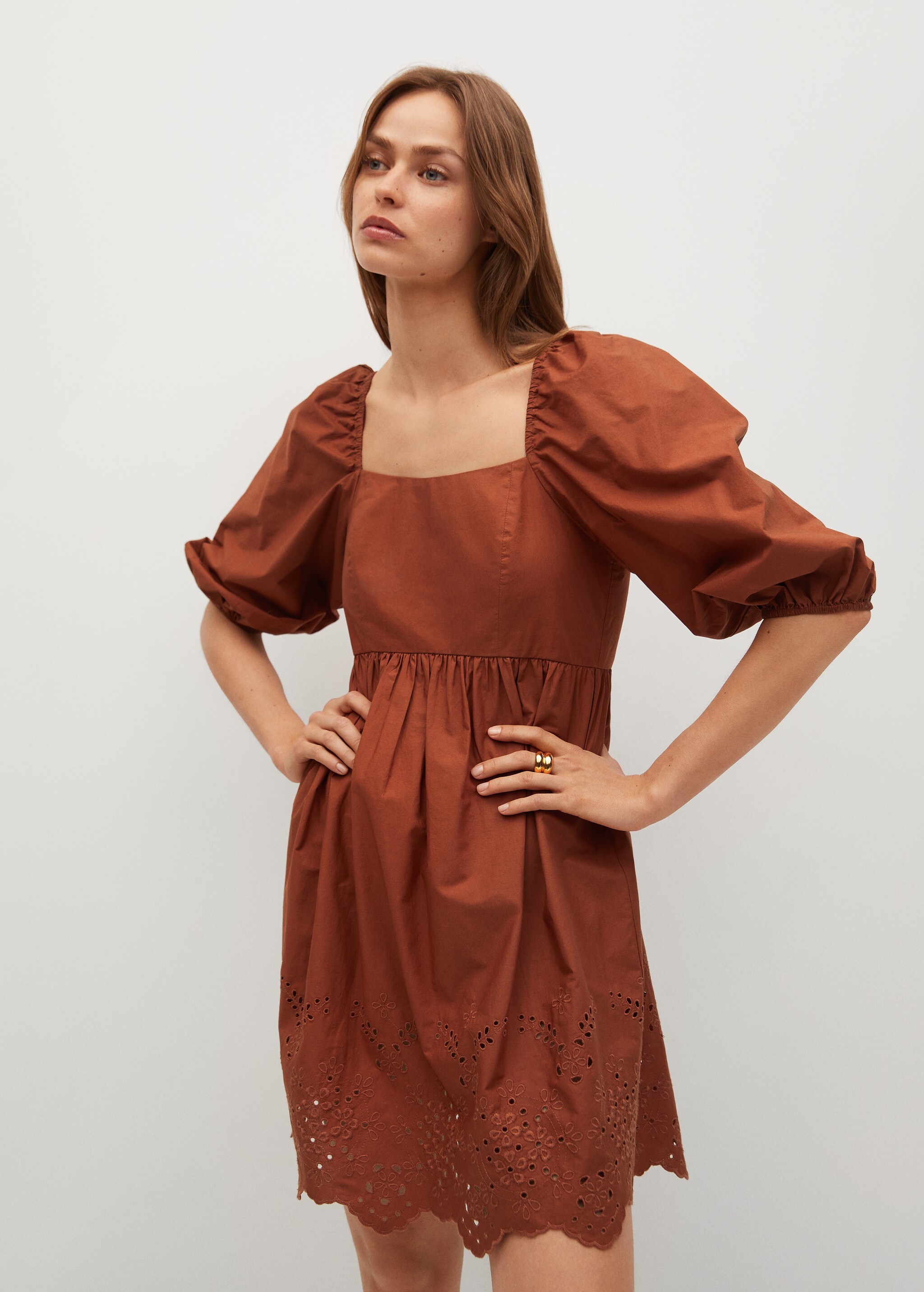 Vestido popelín bordado suizo - Plano medio