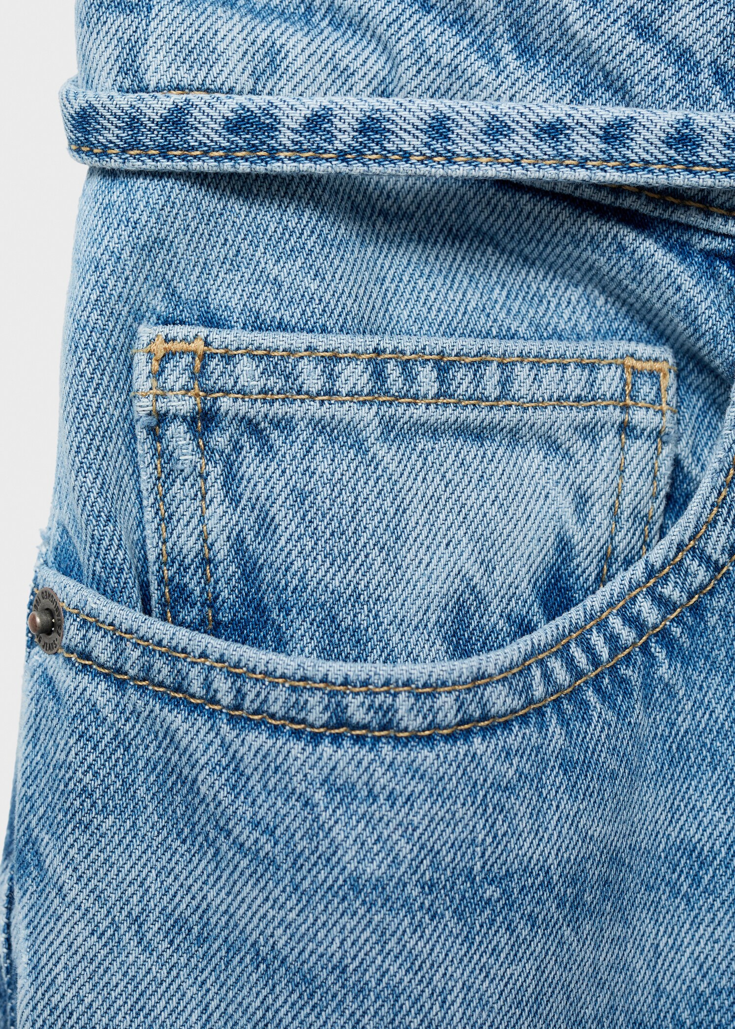 Balloon jeans with belt - Details of the article 8