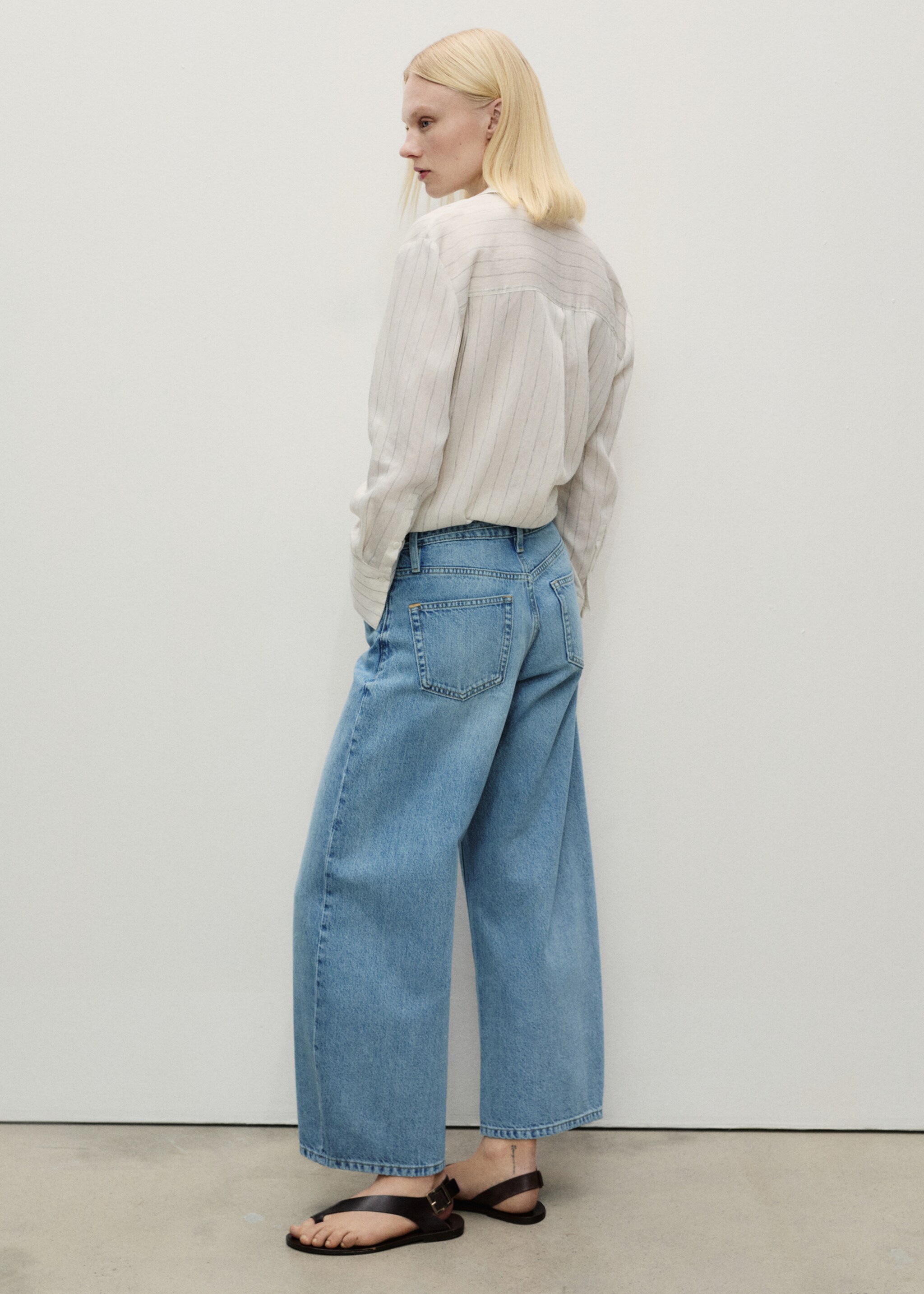 Balloon jeans with belt - Reverse of the article, Medium Blue. Ref: 87017176-00.