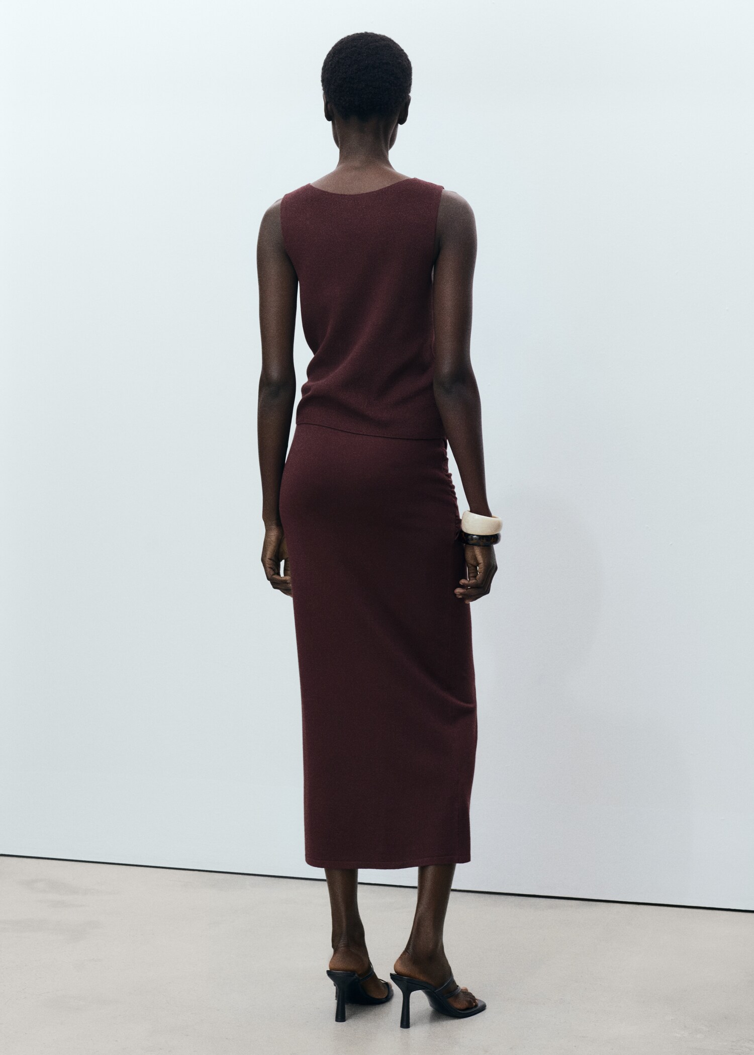 Knitted skirt with knot detail - Reverse of the article