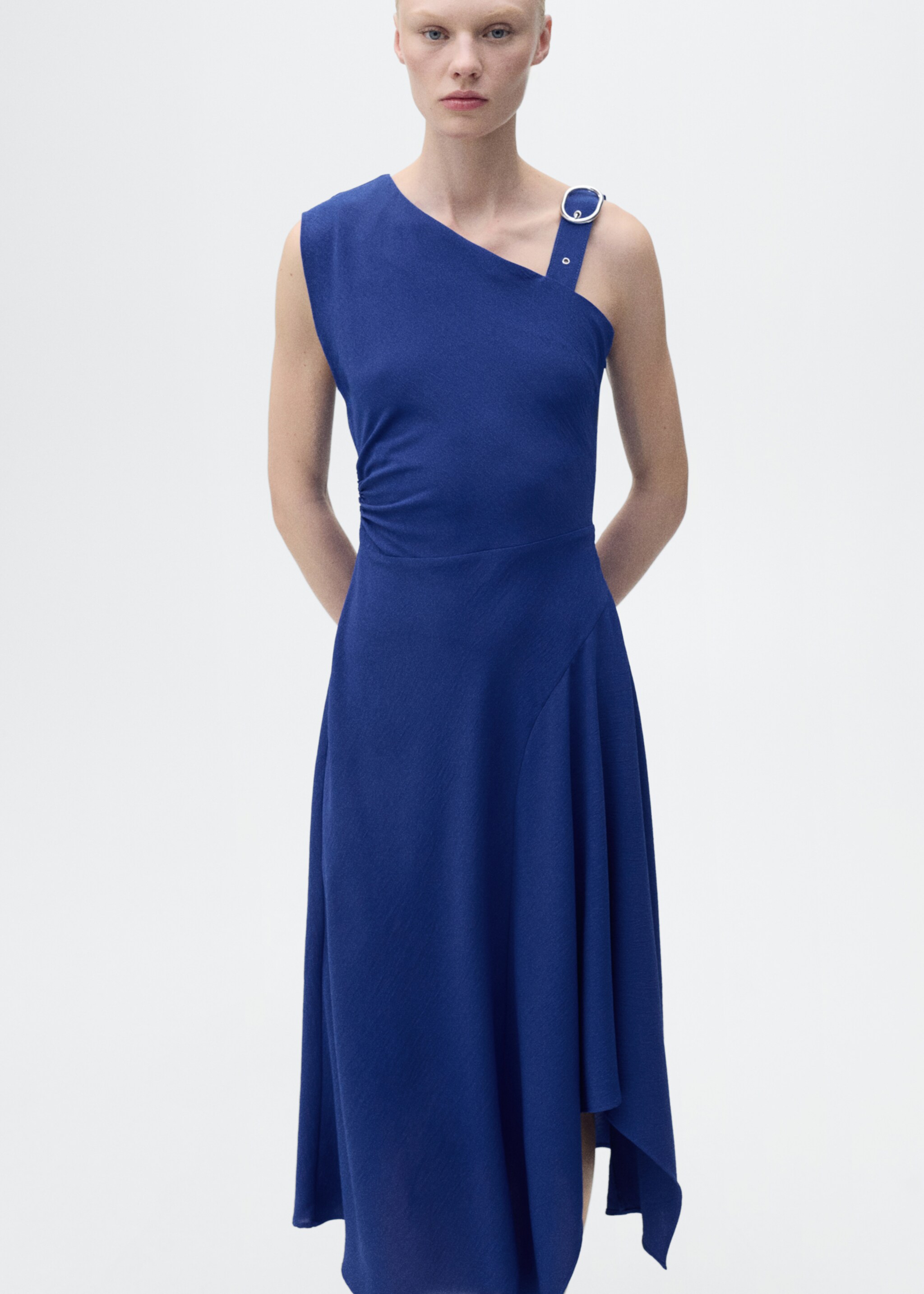 Asymmetrical buckle strap dress - Medium plane, Blue. Ref: 87017194-00.