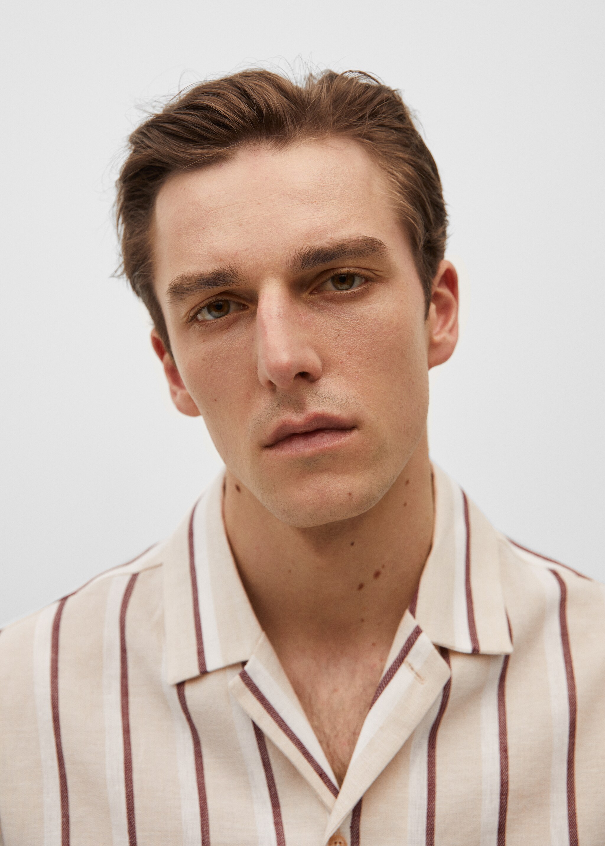 Camisa regular fit lino rayas  - Detalle del artículo 2