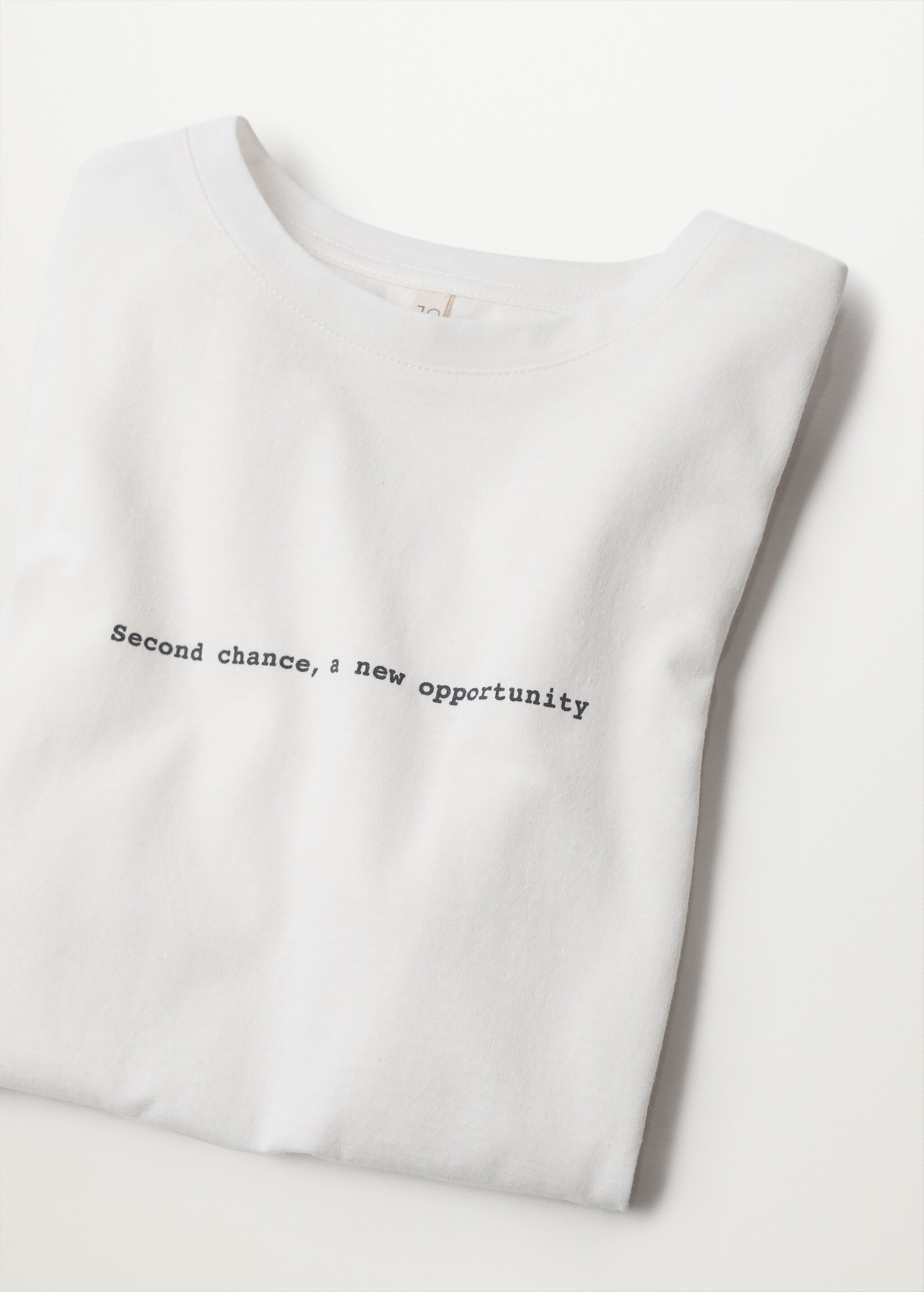 T-Shirt aus recyeltem Stoff mit Schriftzug - Detail des Artikels 8