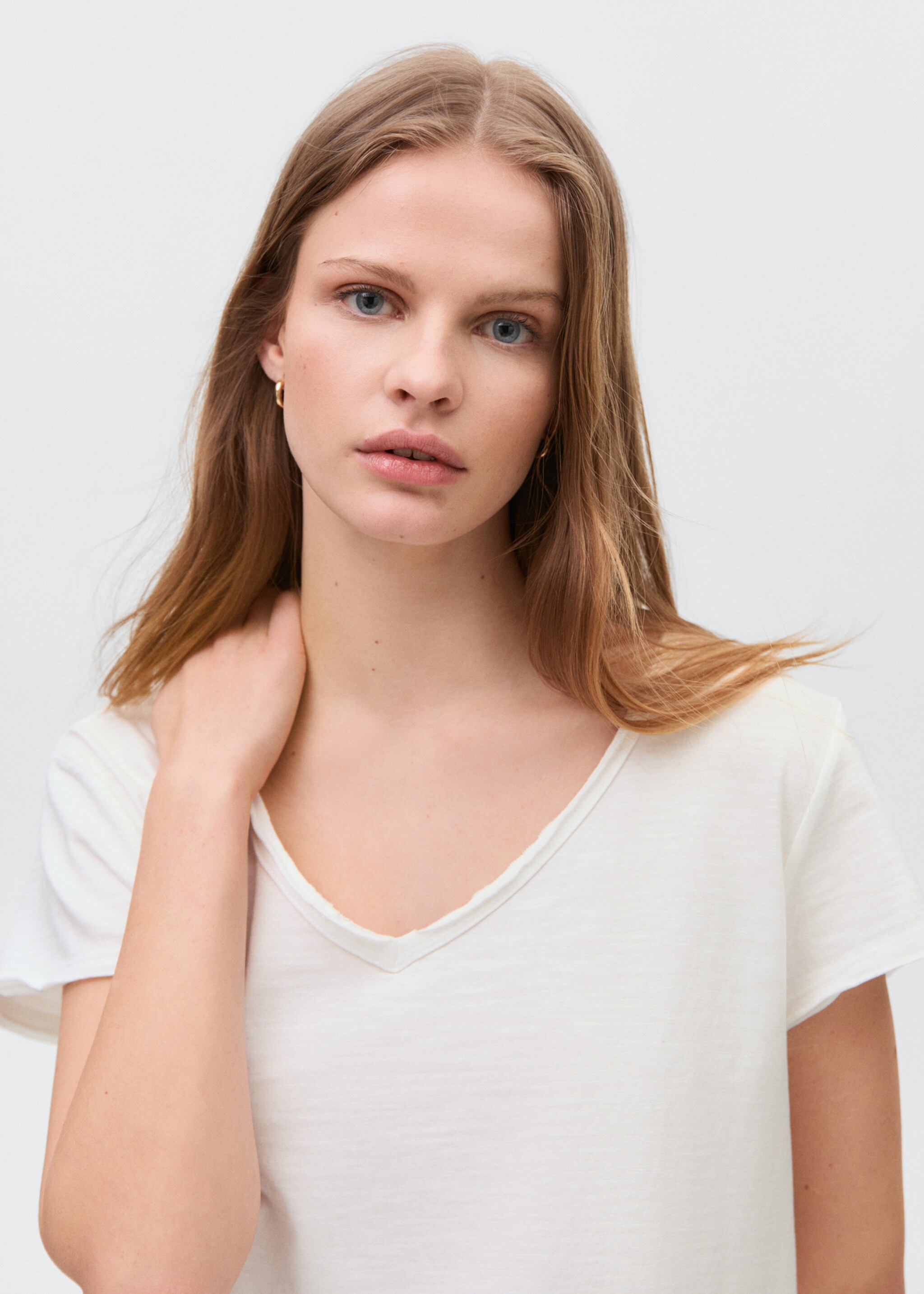 V-neck cotton T-shirt - Details of the article 1, Off White. Ref: 87017686-00.