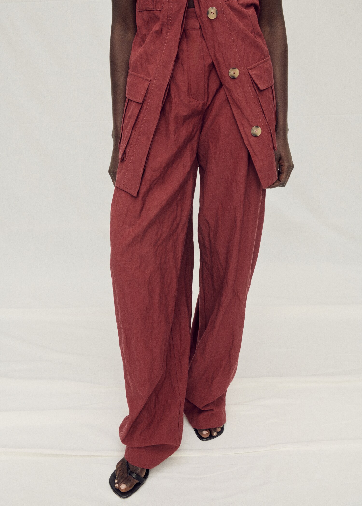 Wide leg suit trousers with a creased effect - Medium plane