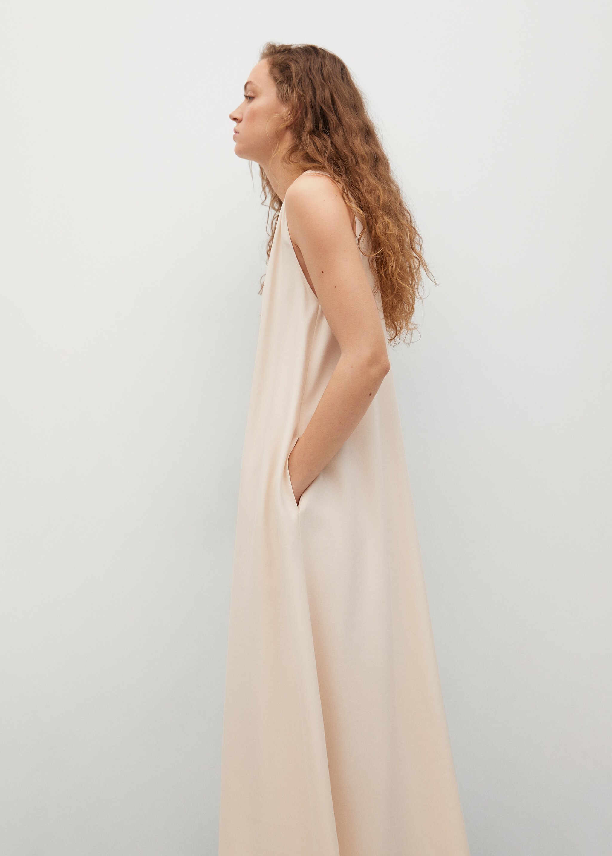 Vestido midi fluido - Plano medio