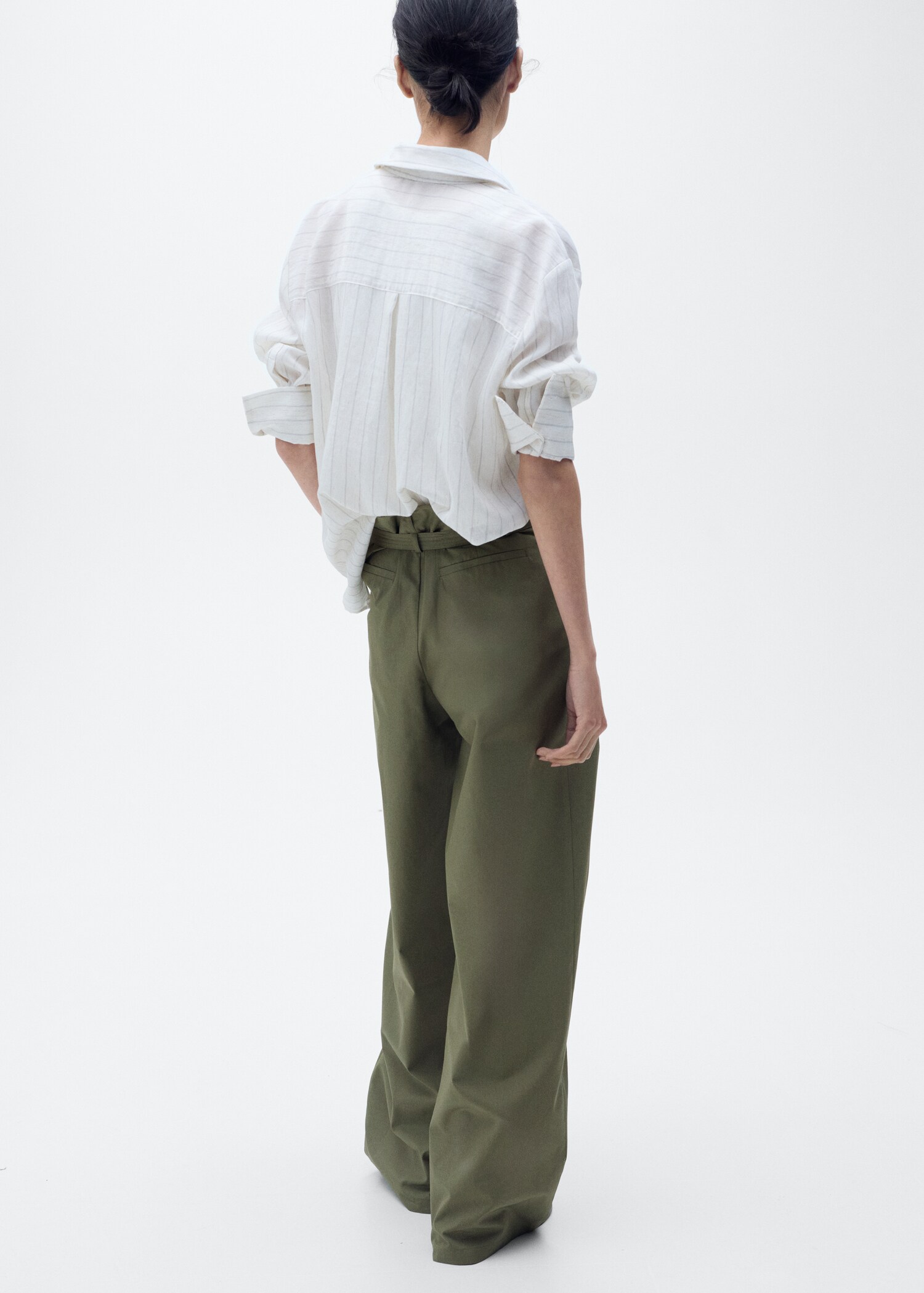 Wide leg trousers with belt - Reverse of the article