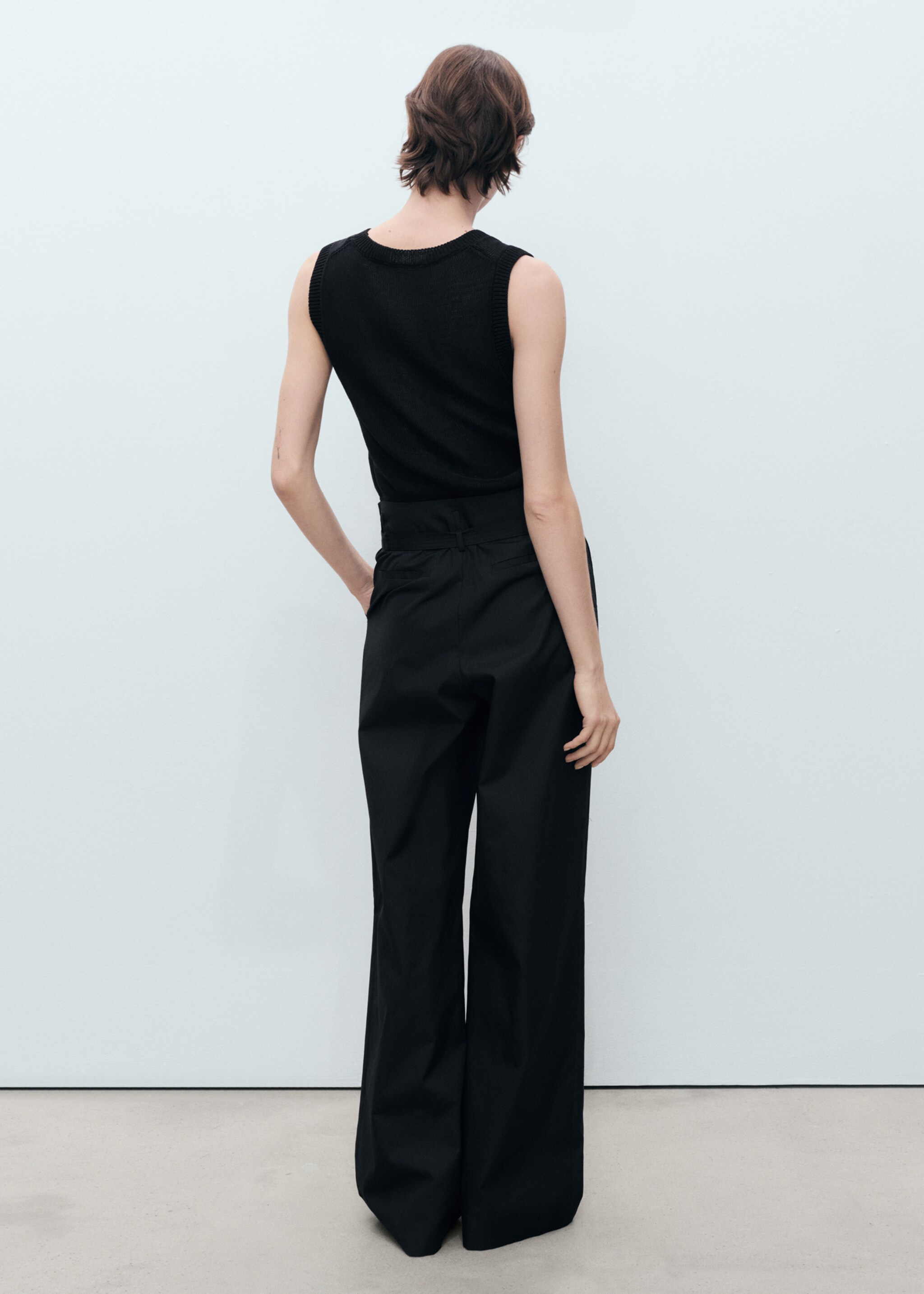 Pantaloni wide-leg cu curea - Spatele articolului, Negru. Ref: 87019066-00.