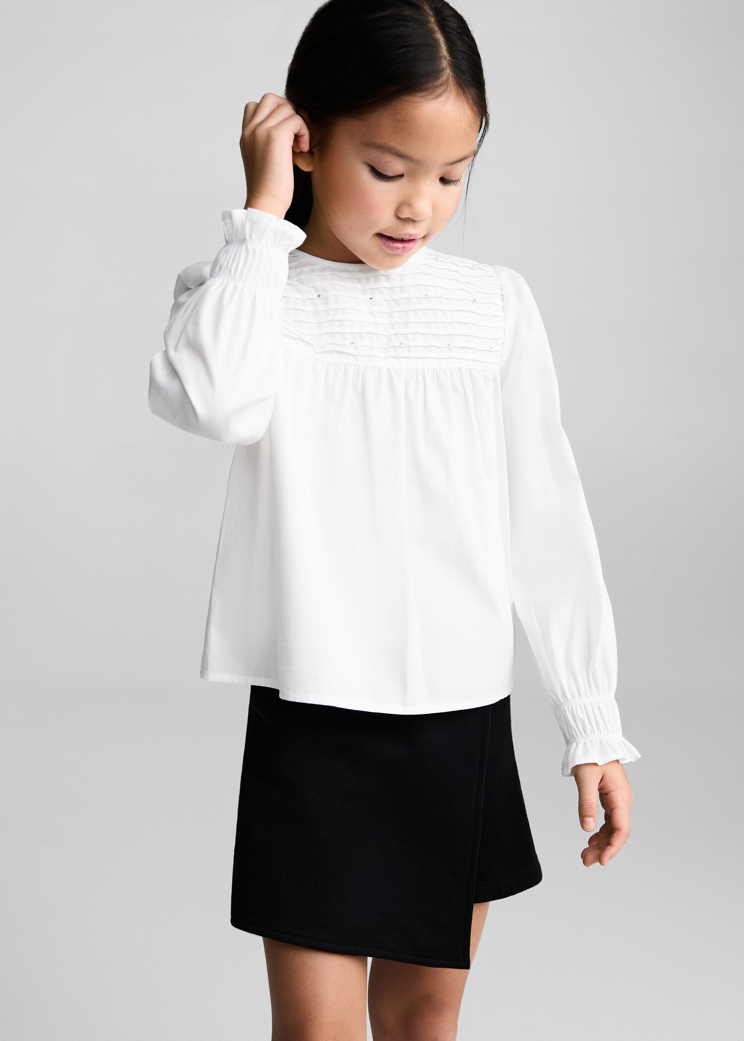 Rhinestone pleated blouse - Medium plane