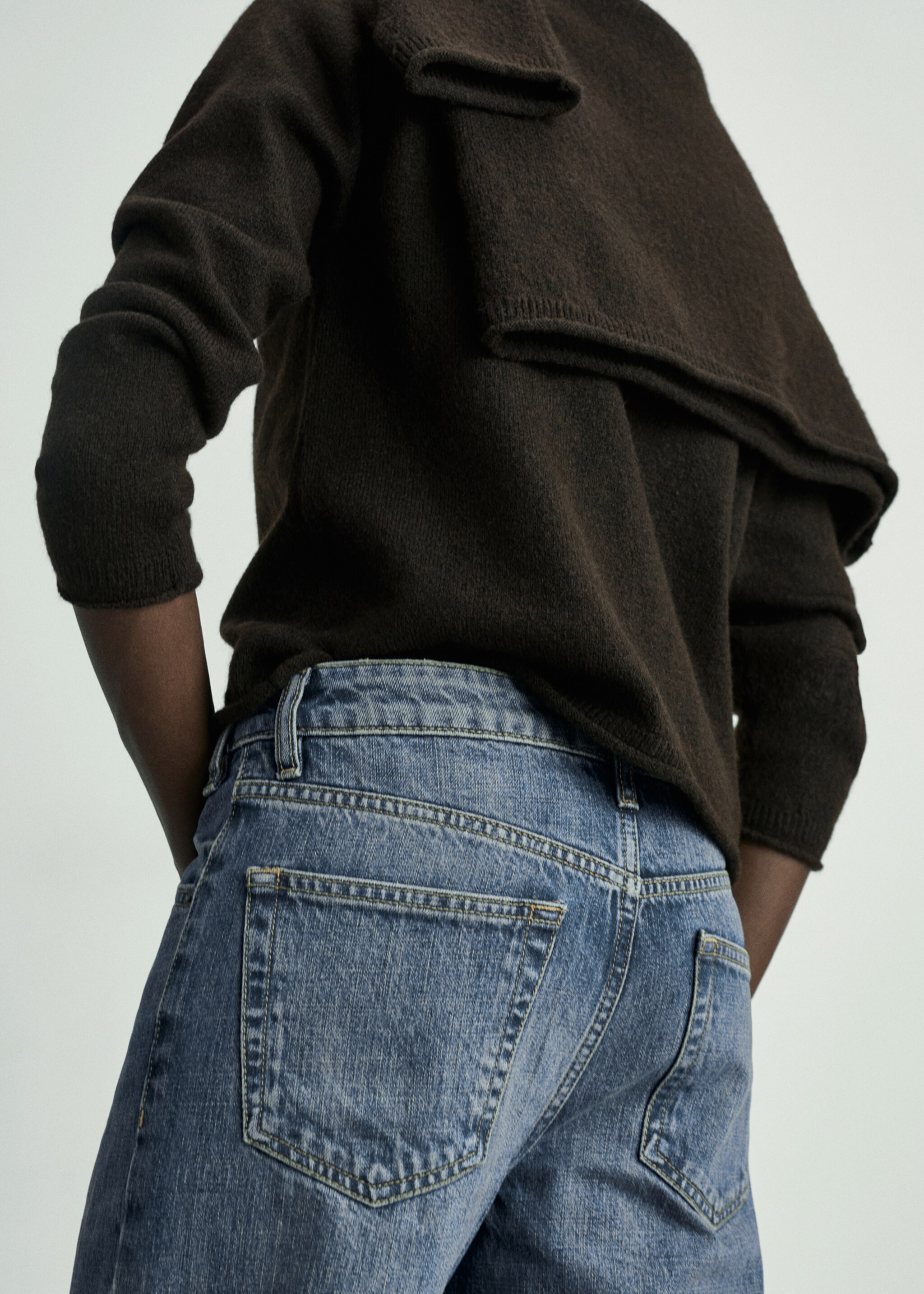 Mid-rise straight jeans - Details of the article 6, Dark Blue. Ref: 87020429-00.
