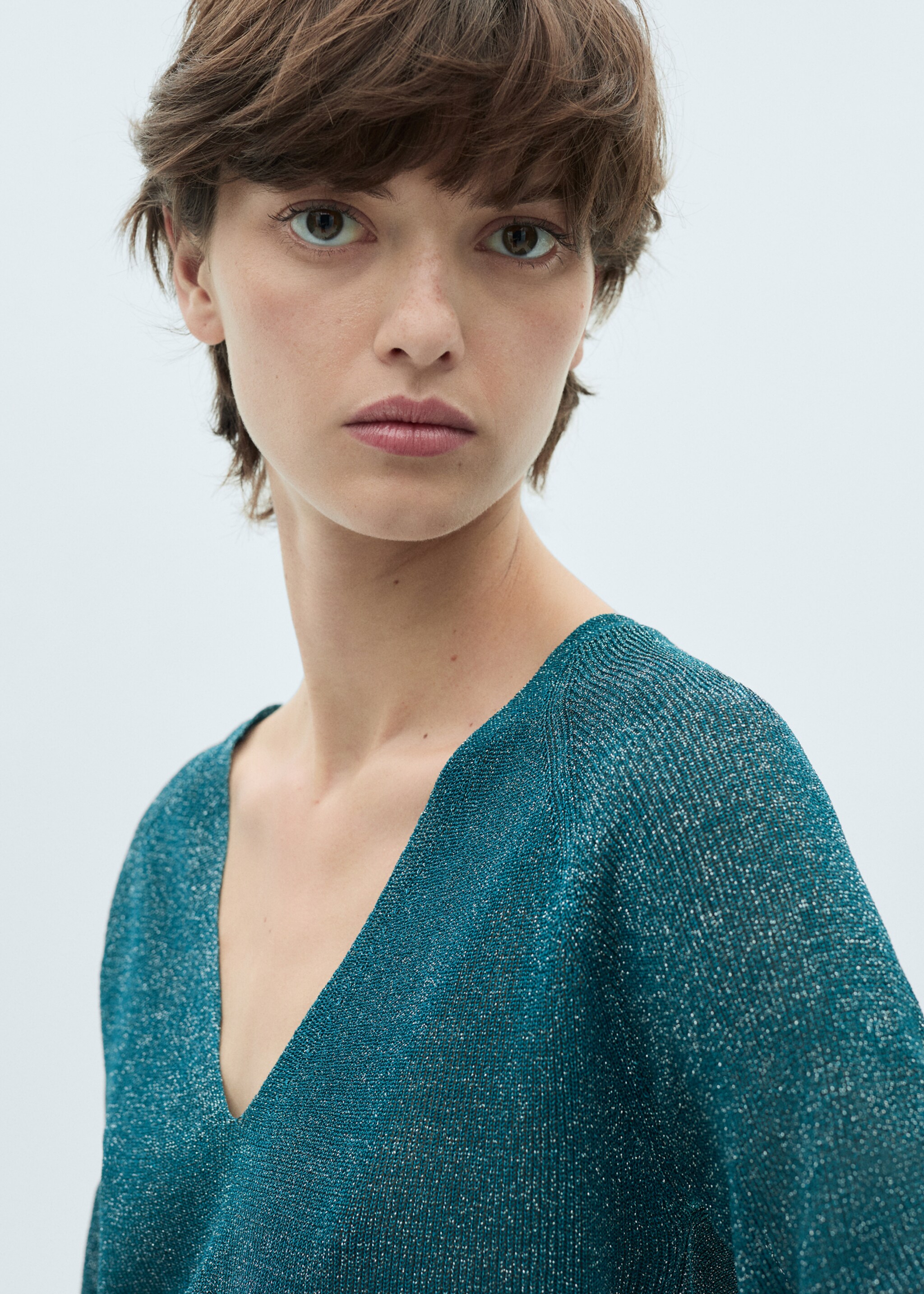 V-neck lurex sweater - Details of the article 1, Green. Ref: 87020436-00.