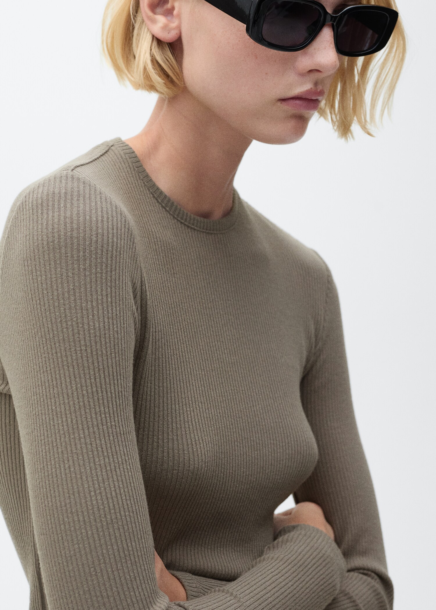 Ribbed long-sleeved t-shirt - Details of the article 1