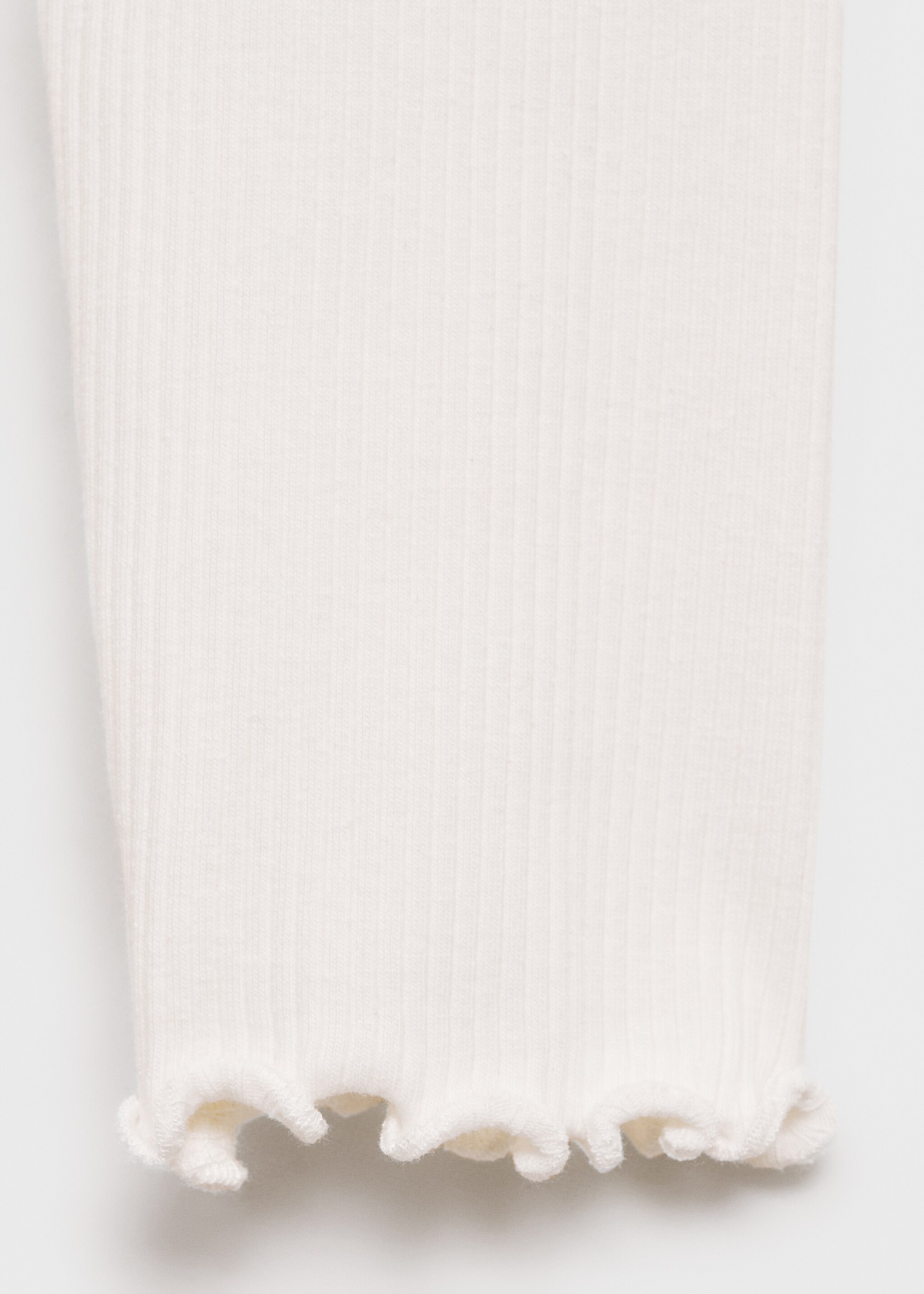 Ribbad t-shirt hög krage - Detaljer om artikeln 0, Benvit. Ref: 87020447-00.