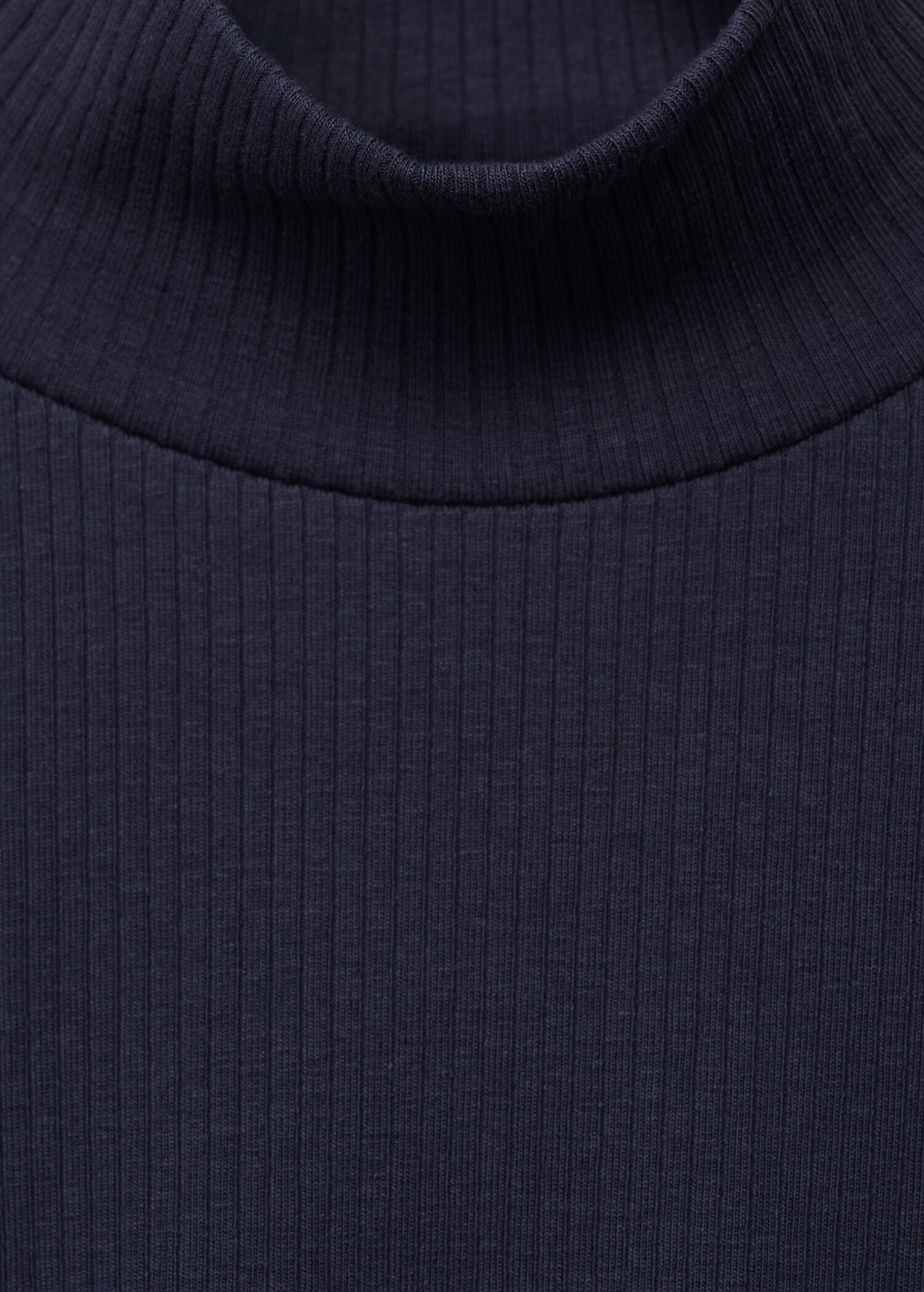 Ribbed high neck t-shirt - Details of the article 8