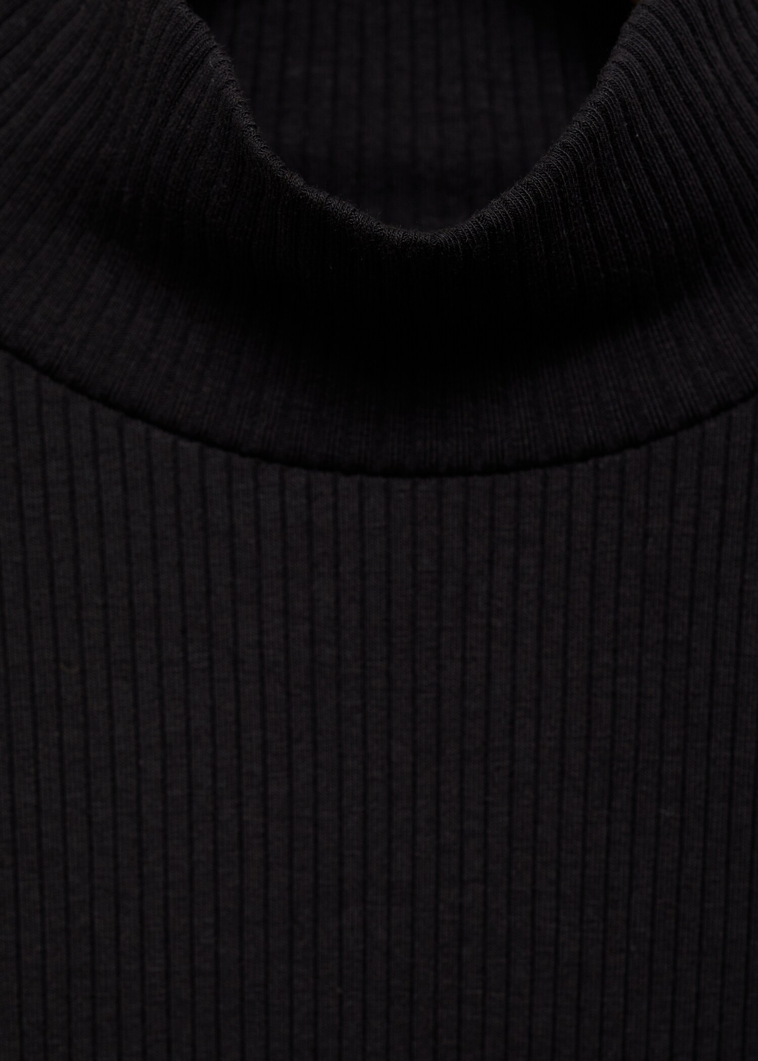 Ribbed high neck t-shirt - Details of the article 8