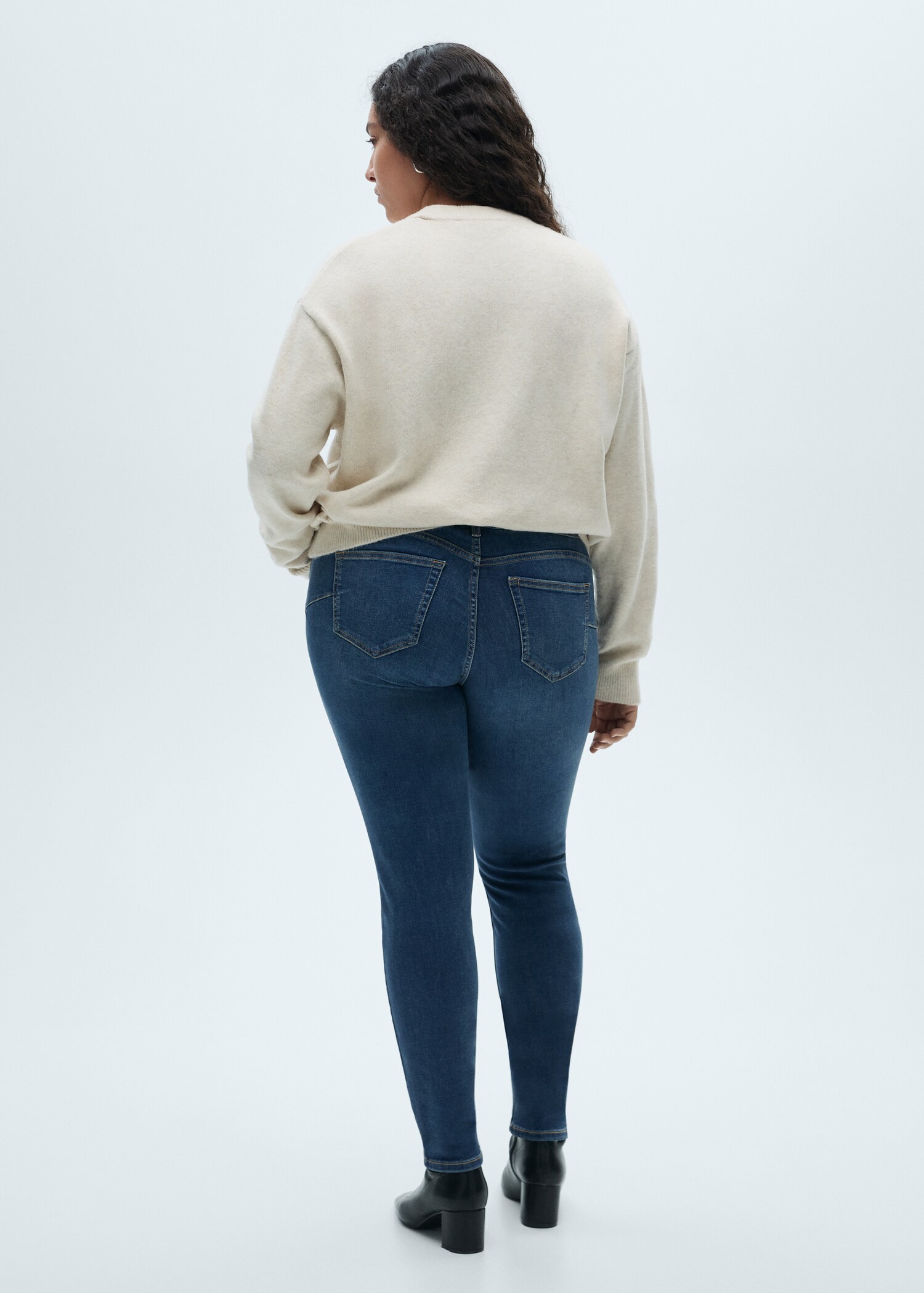 Push-up low-rise skinny jeans - Details of the article 4