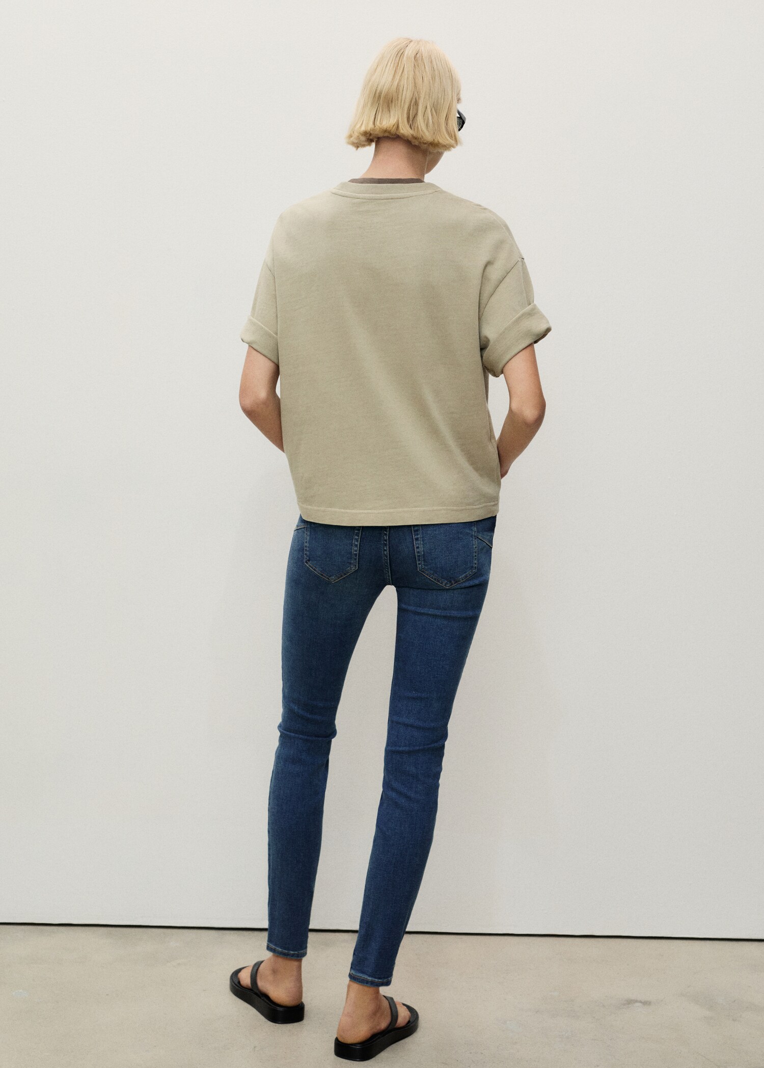 Push-up low-rise skinny jeans - Reverse of the article