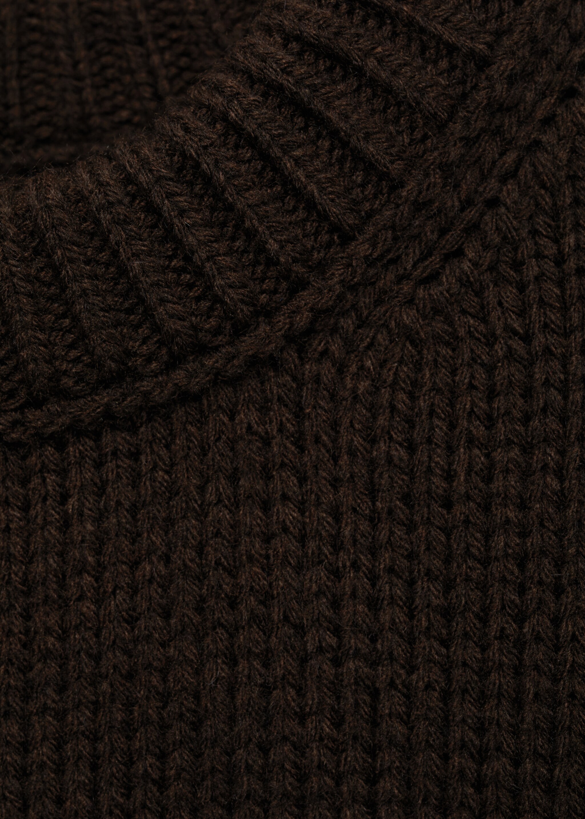 Chunky-knit sweater with ribbed trims - Details of the article 8, Brown. Ref: 87020457-00.