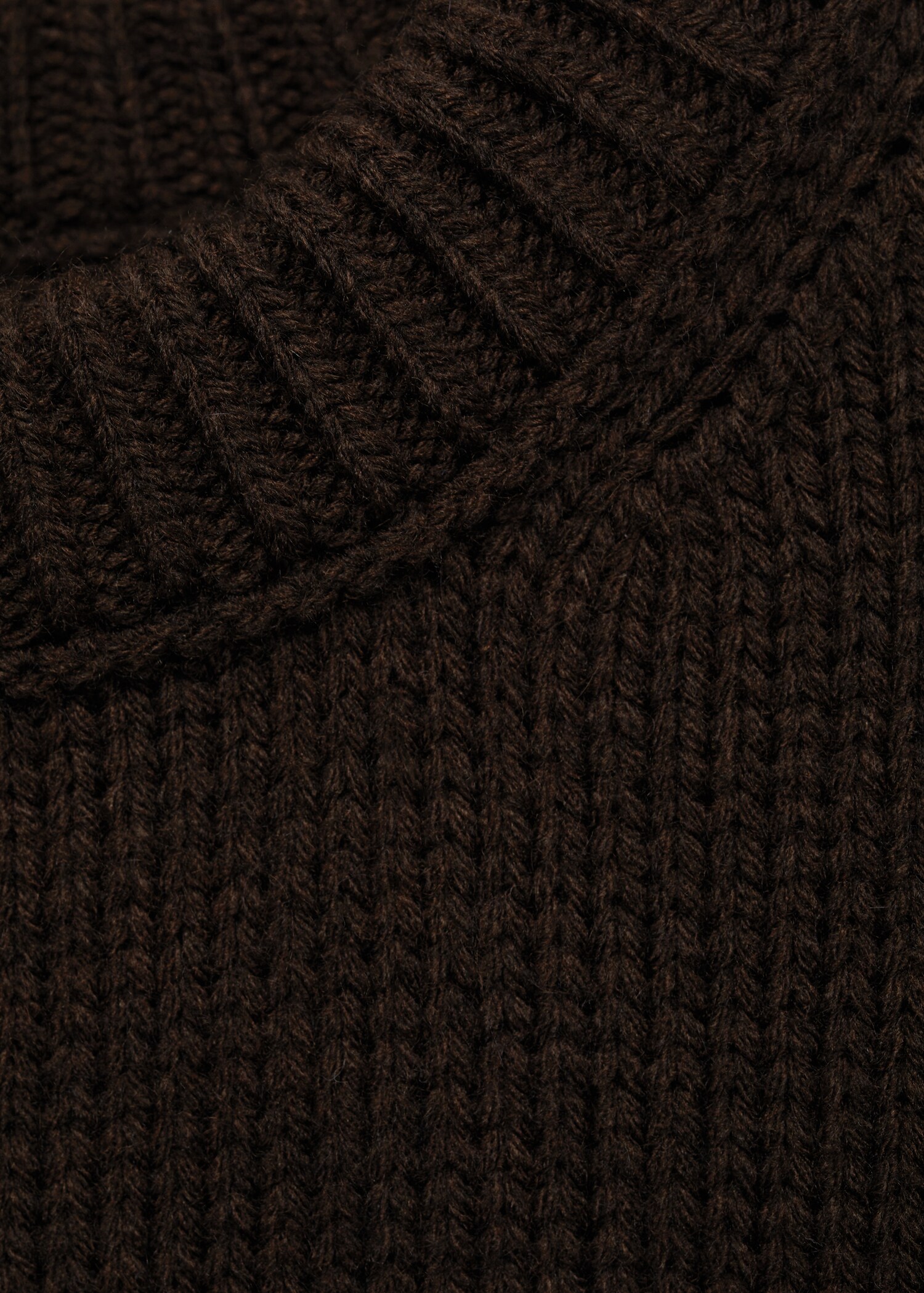 Chunky-knit sweater with ribbed trims - Details of the article 8